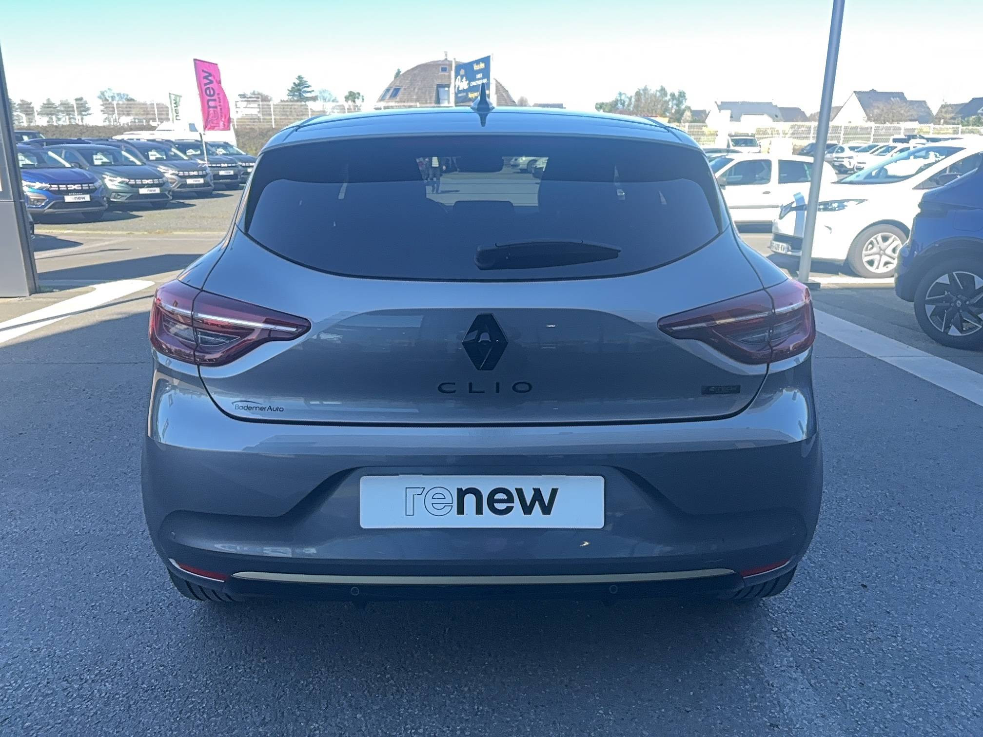 Vente en ligne Renault Clio 5 Clio E-Tech full hybrid 145 au prix de 19 490 €