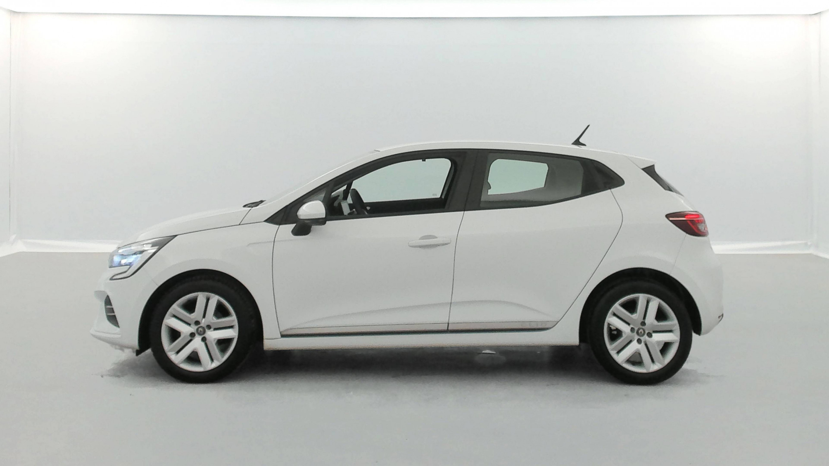 Vente en ligne Renault Clio 5 Clio SCe 65 - 21N au prix de 12 390 €