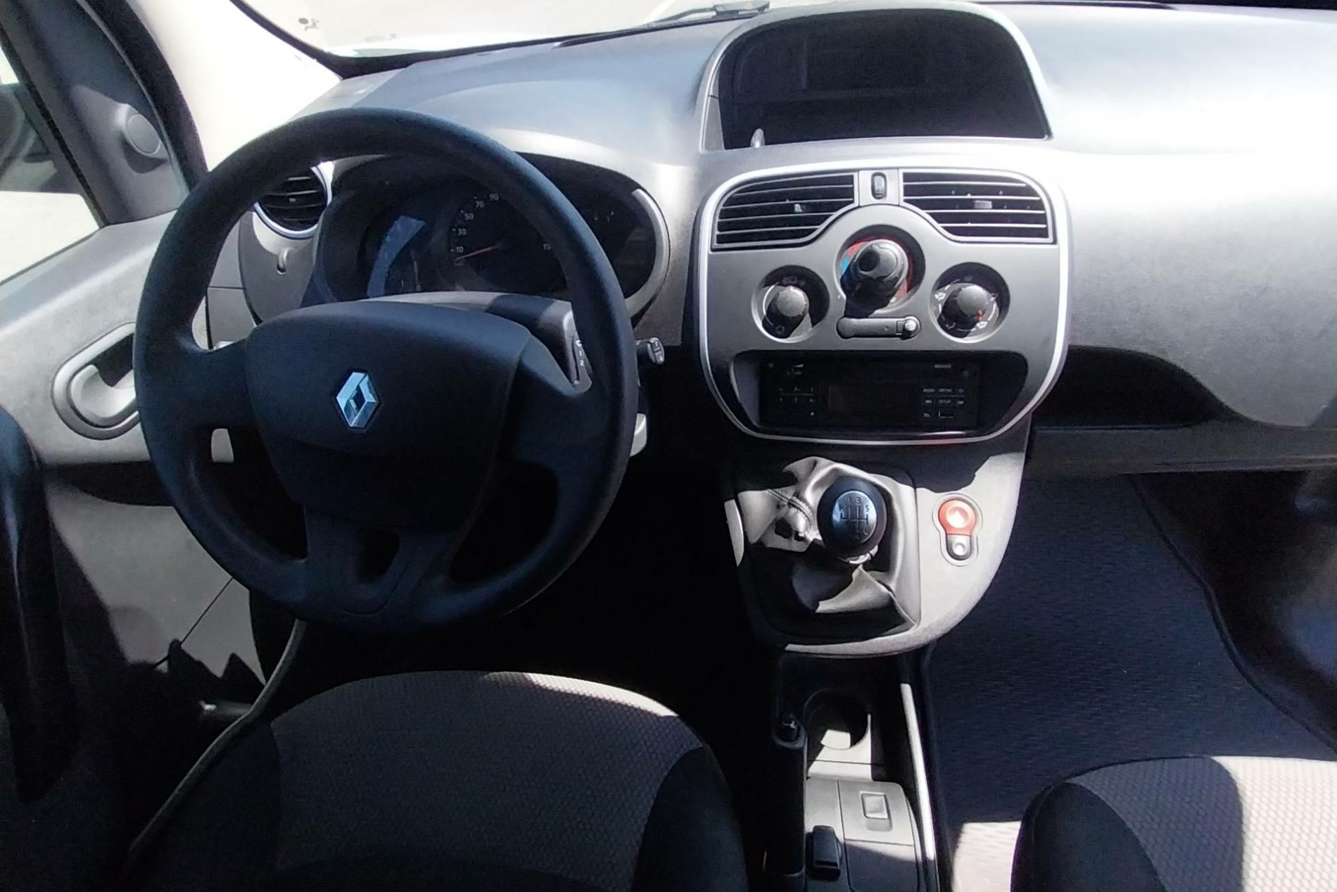 Vente en ligne Renault Kangoo Express  BLUE DCI 80 au prix de 10 490 €