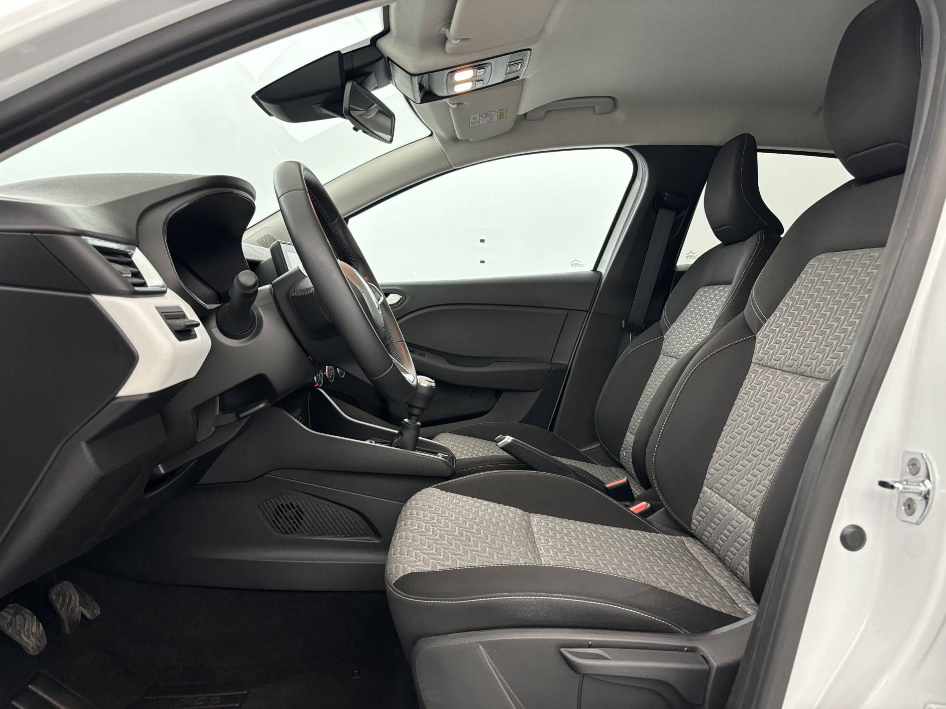 Vente en ligne Renault Clio 5 CLIO SOCIETE BLUE DCI 100 au prix de 10 990 €
