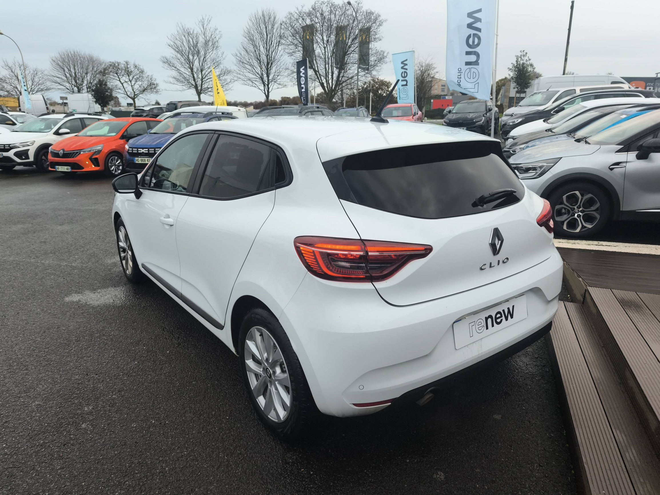 Vente en ligne Renault Clio 5 Clio TCe 100 GPL au prix de 12 990 €