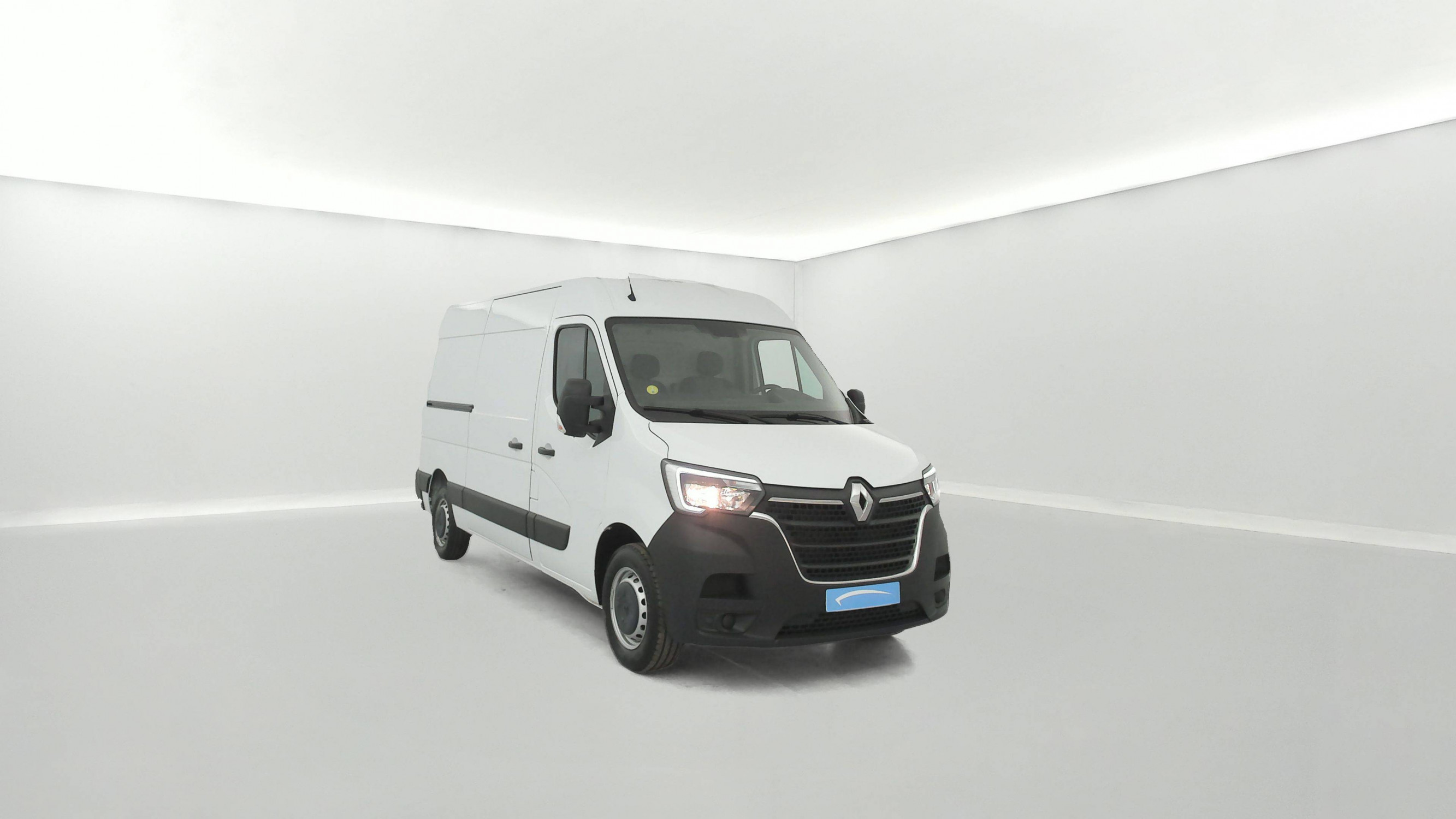 Vente en ligne Renault Master Fourgon MASTER FGN TRAC F3500 L2H2 BLUE DCI 135 au prix de 25 900 €