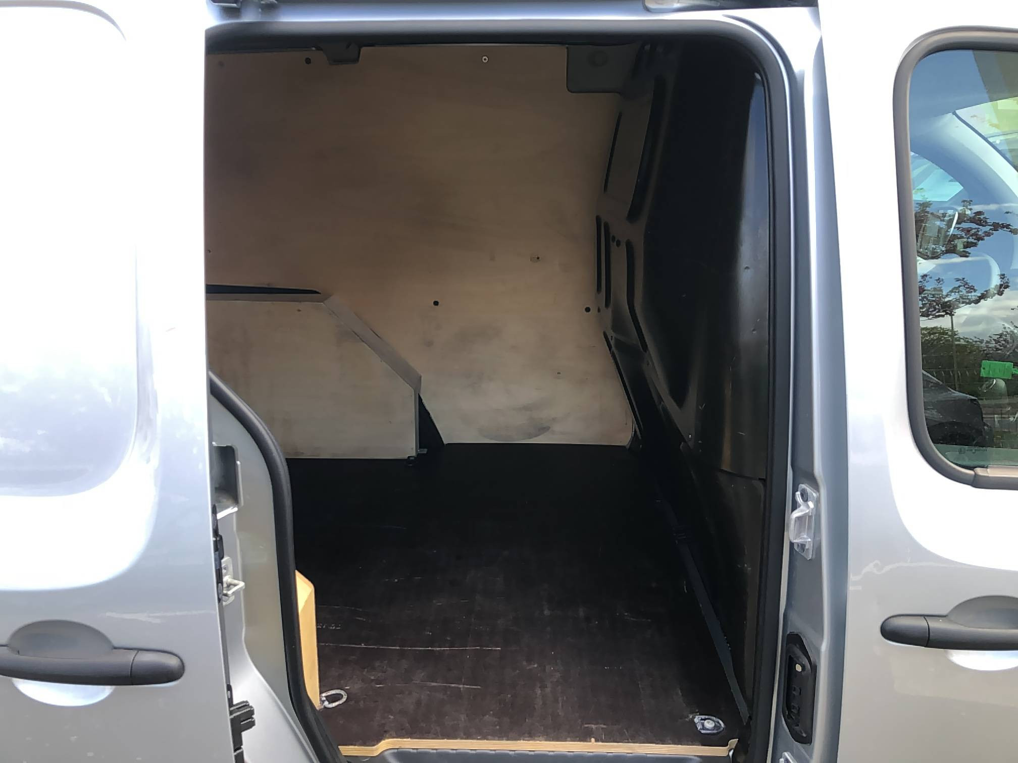 Vente en ligne Renault Kangoo Express  BLUE DCI 95 au prix de 12 990 €