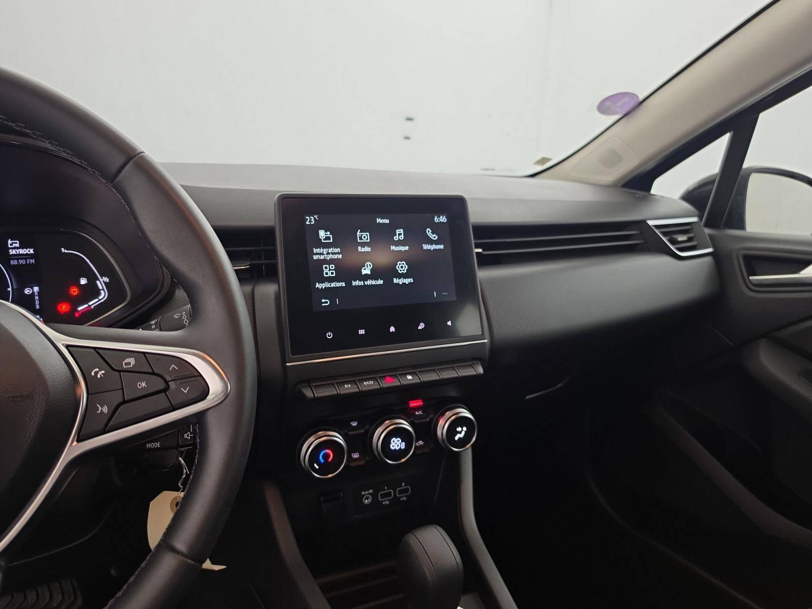 Vente en ligne Renault Clio 5 Clio E-Tech full hybrid 145 au prix de 18 790 €