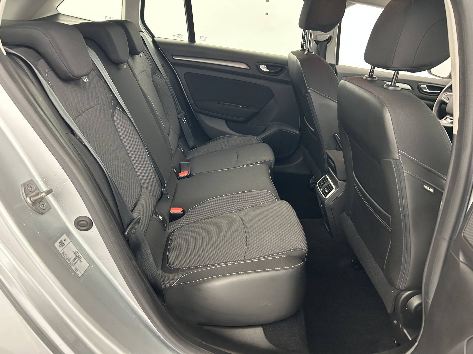 Vente en ligne Renault Megane 4 Estate  Blue dCi 115 au prix de 14 990 €
