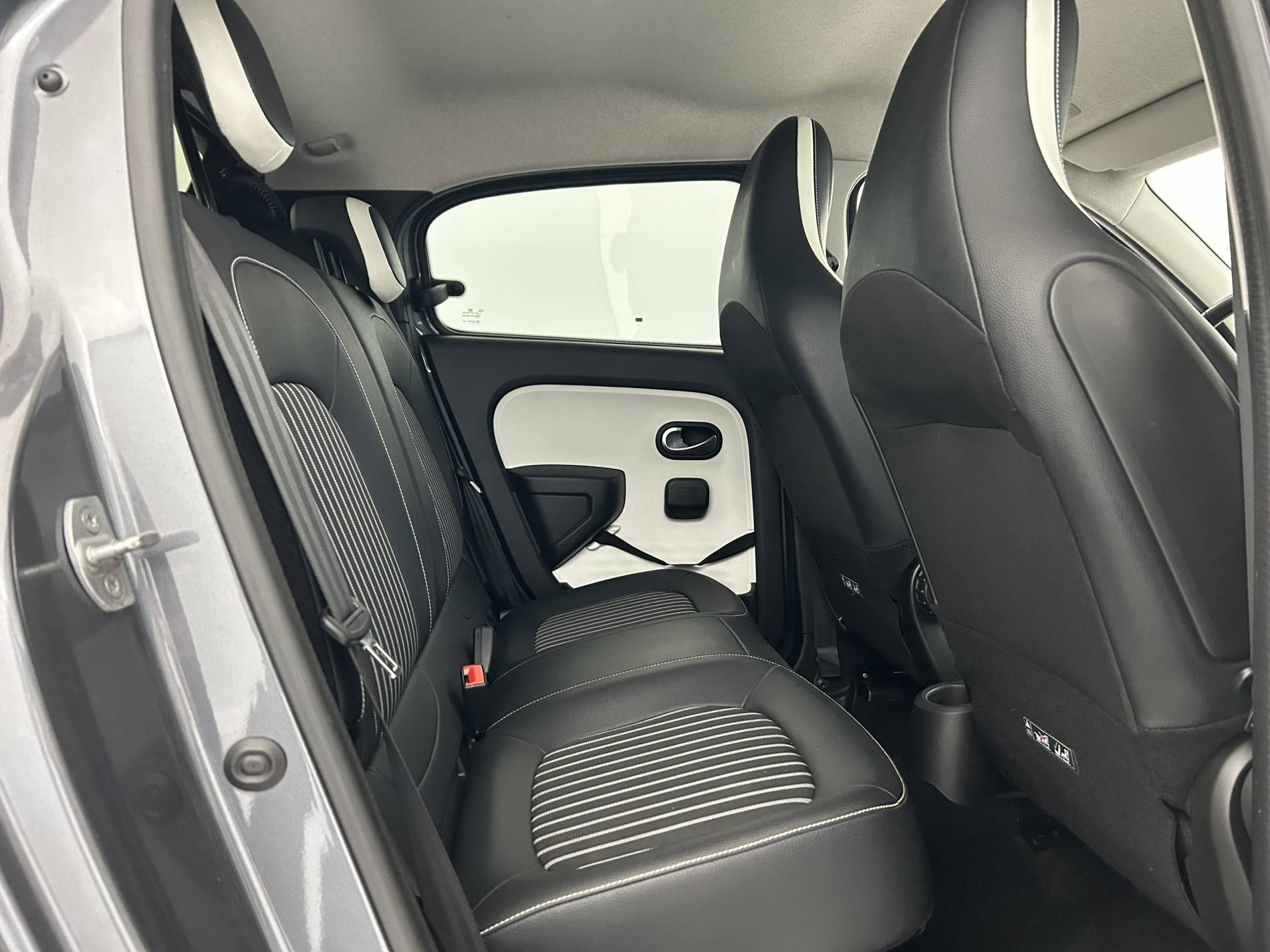 Vente en ligne Renault Twingo 3  TCe 95 au prix de 11 790 €