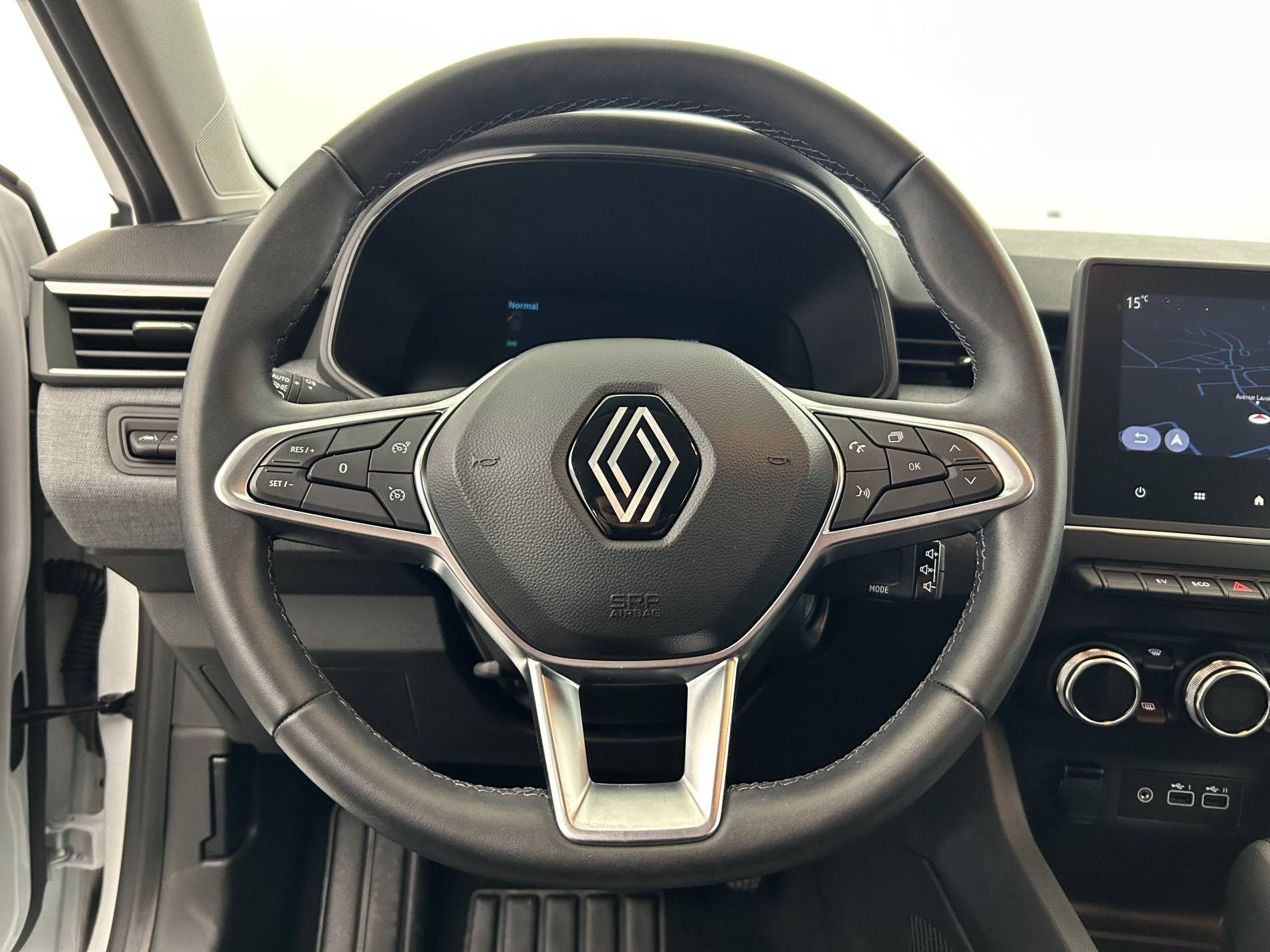 Vente en ligne Renault Clio 5 Clio E-Tech full hybrid 145 au prix de 18 290 €