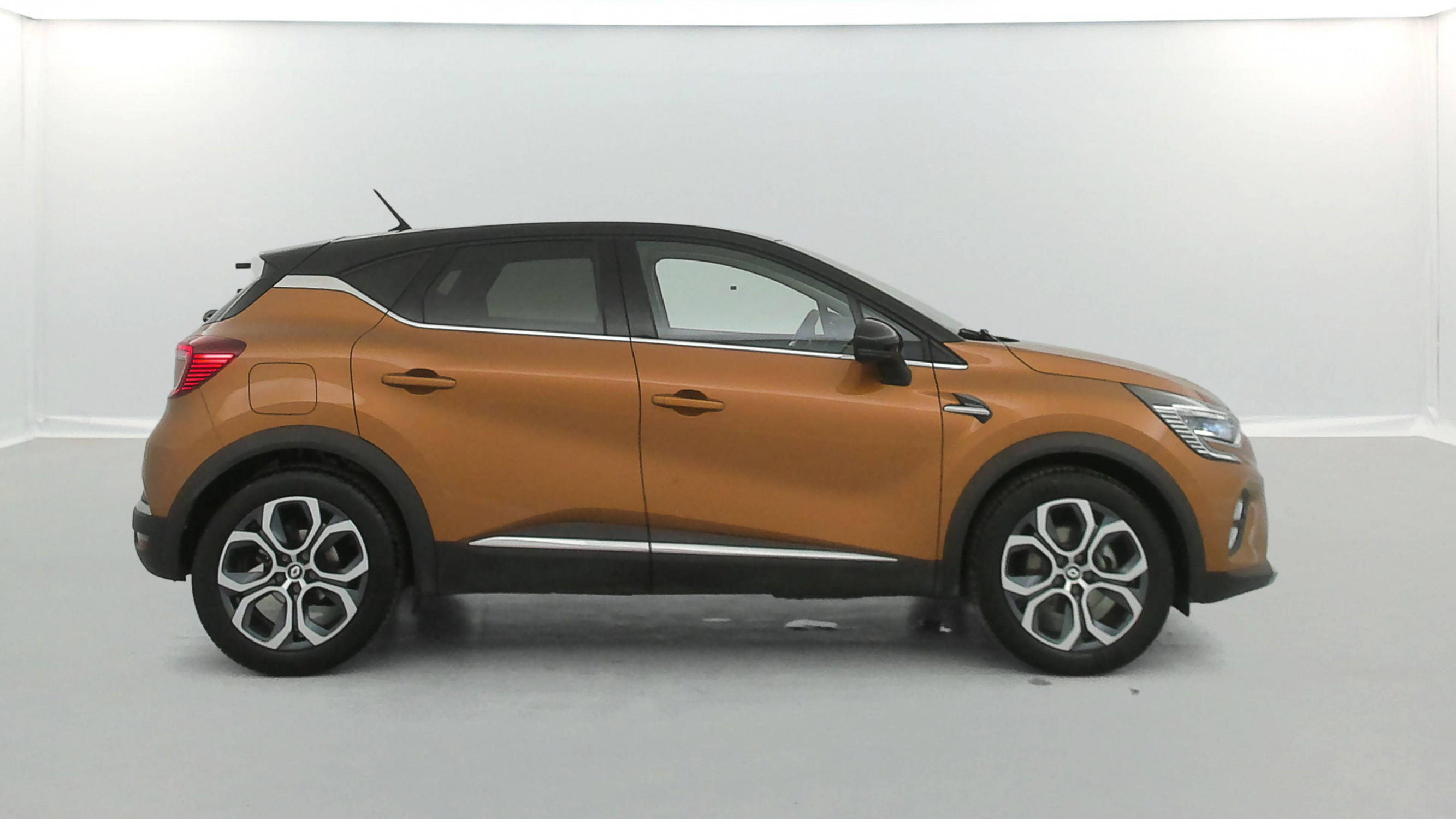 Vente en ligne Renault Captur  E-Tech 145 - 21 au prix de 18 491 €