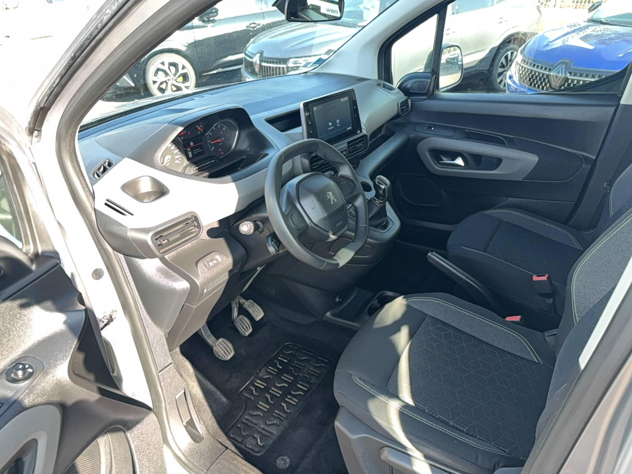 Vente en ligne Peugeot Rifter  Standard BlueHDi 100 BVM5 au prix de 15 490 €