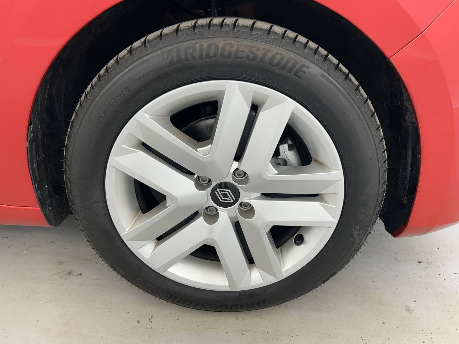 Vente en ligne Renault Clio 5 Clio E-Tech full hybrid 145 ch GSR2 au prix de 19 890 €