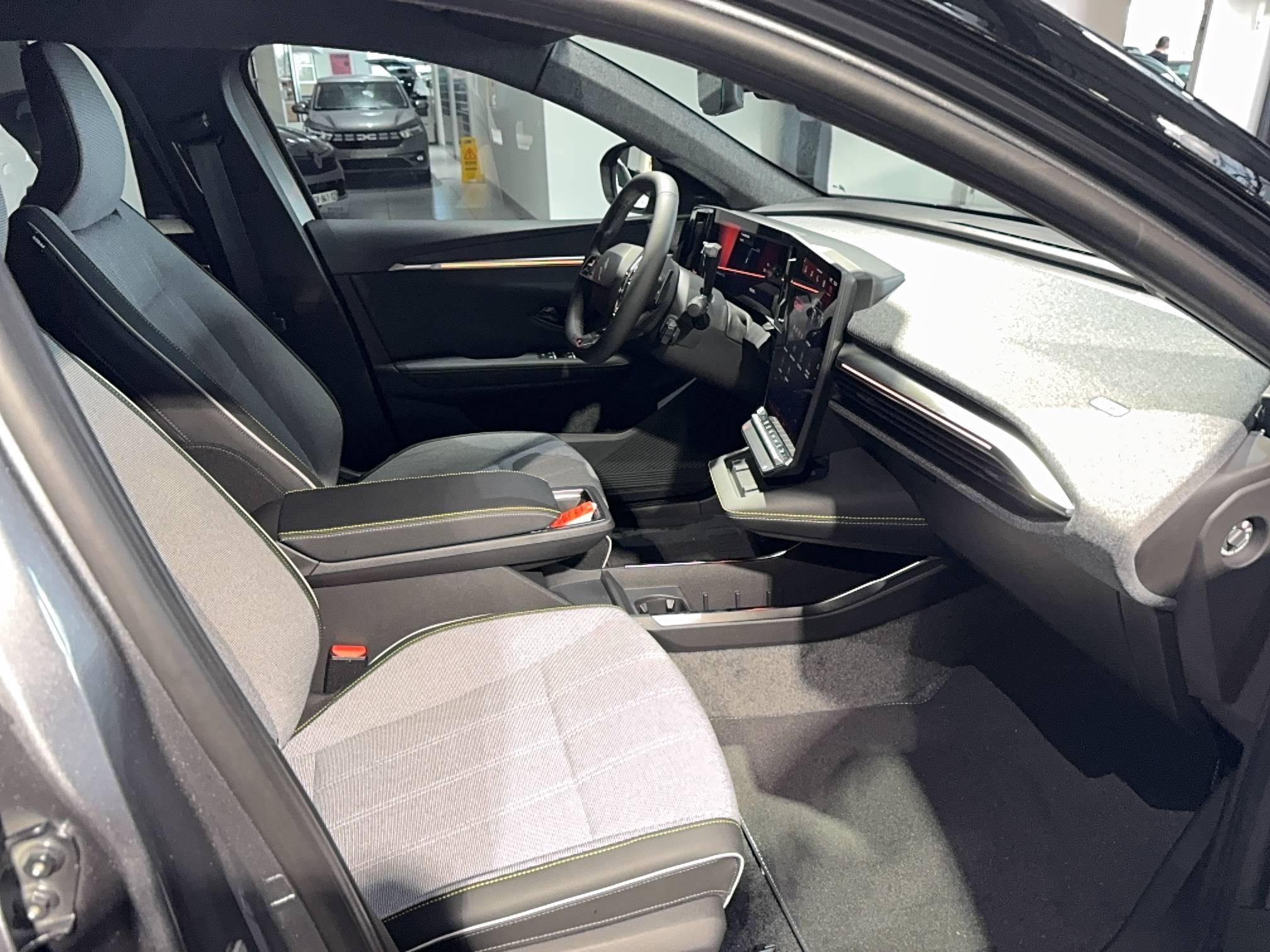 Vente en ligne Renault Scenic E-Tech  220 ch grande autonomie au prix de 43 990 €