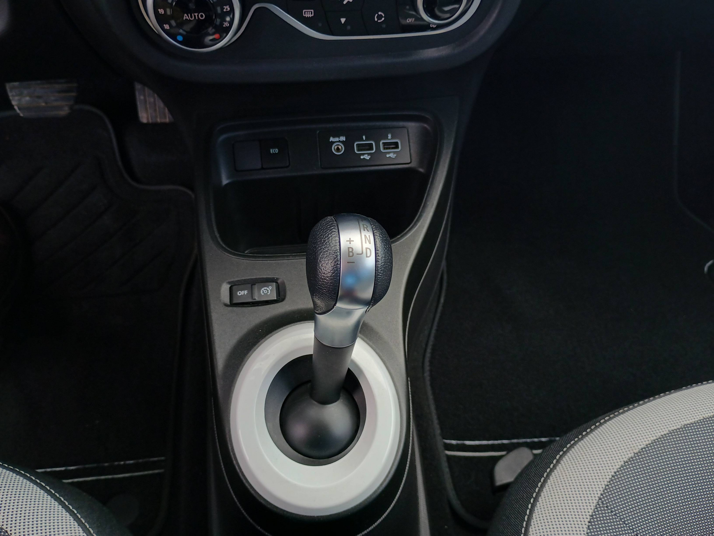 Vente en ligne Renault Twingo Electrique Twingo III E-Tech au prix de 12 991 €