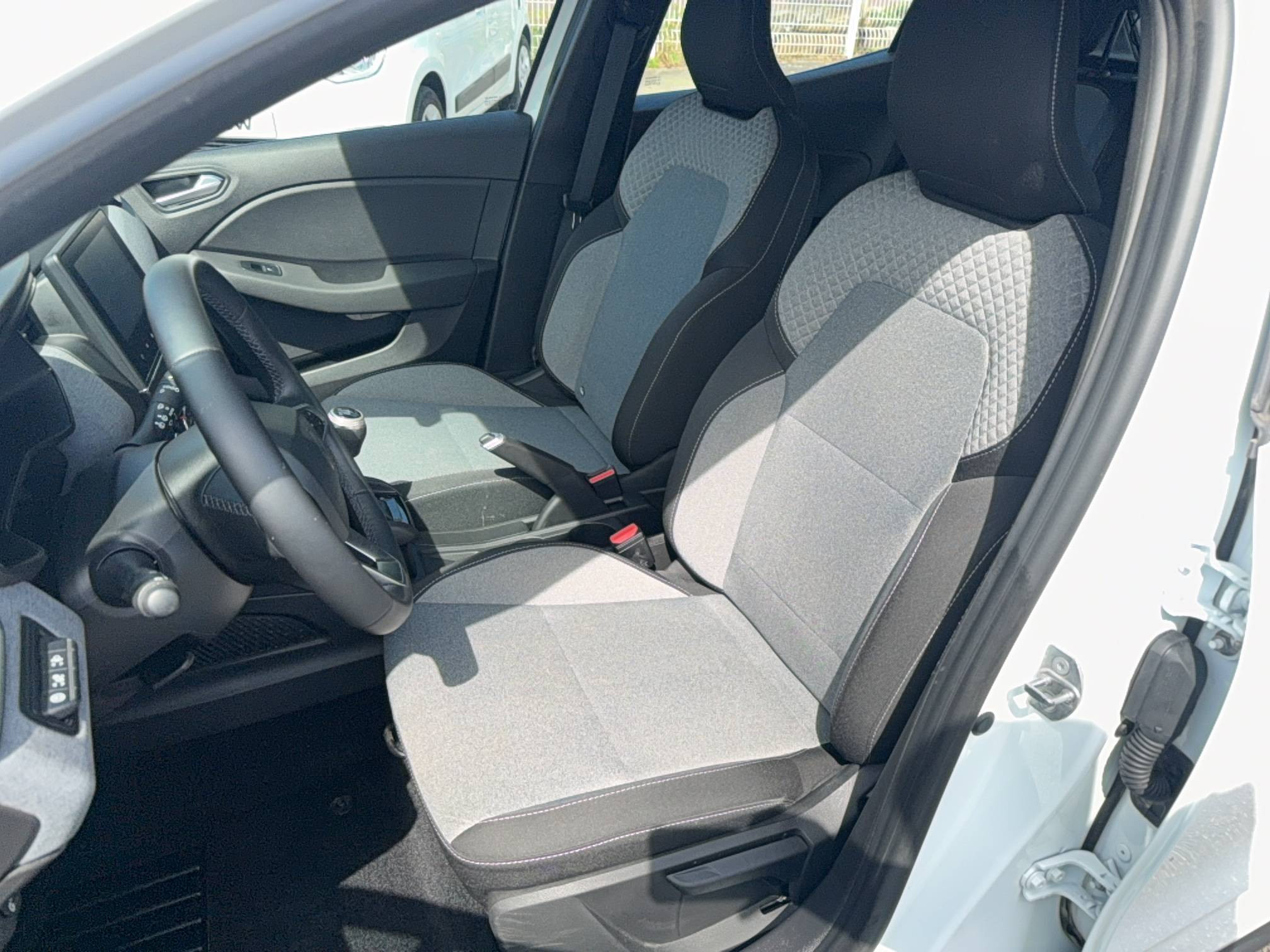 Vente en ligne Renault Clio 5 Clio TCe 100 GPL au prix de 16 490 €