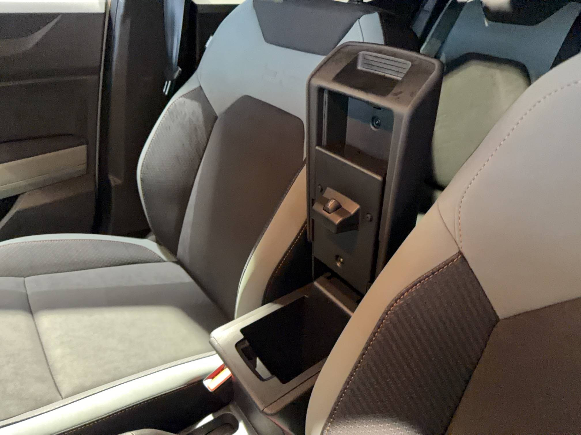 Vente en ligne Dacia Duster  Hybrid 140 au prix de 28 990 €