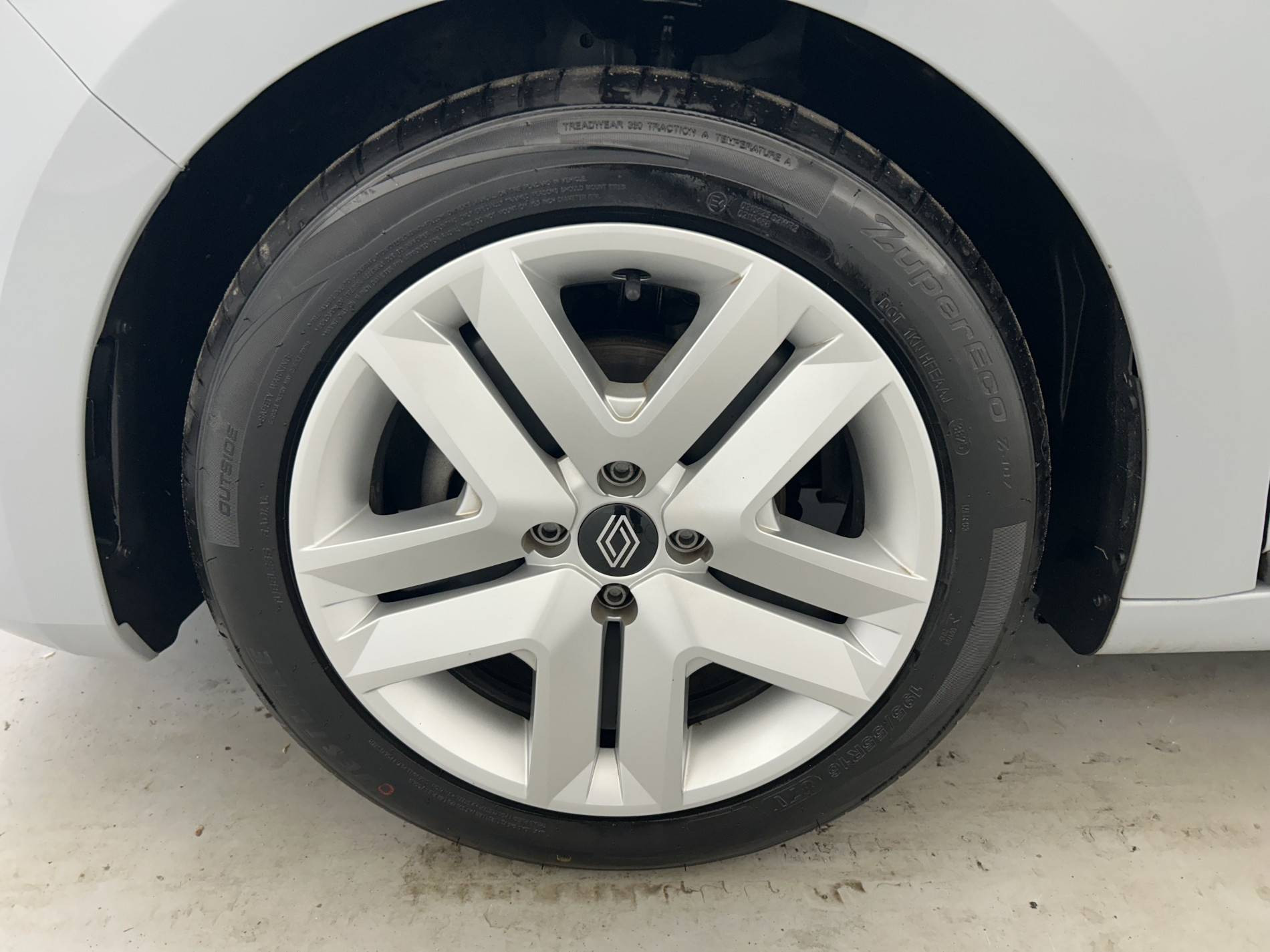 Vente en ligne Renault Clio 5 Clio TCe 90 au prix de 15 790 €