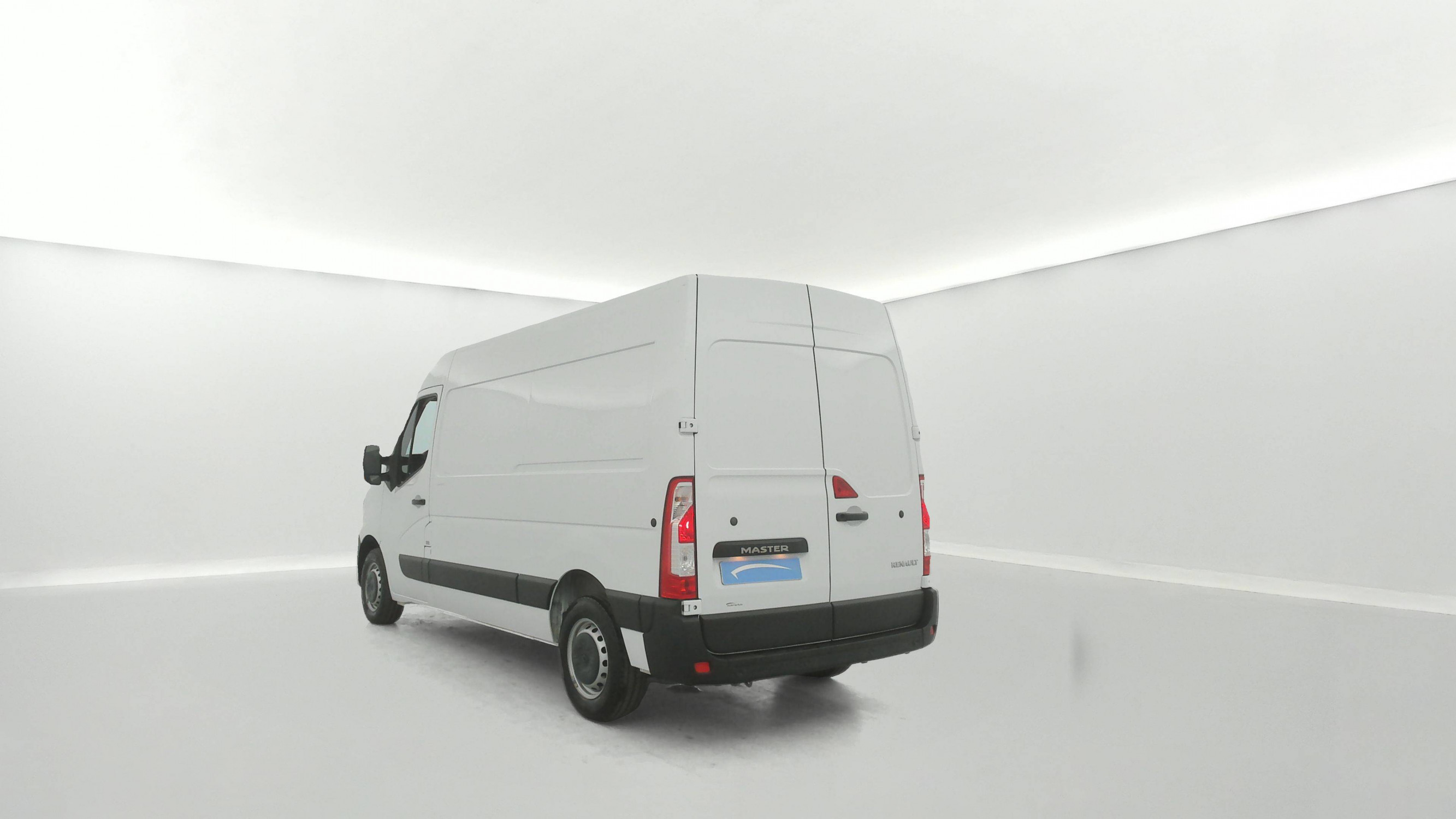 Vente en ligne Renault Master Fourgon MASTER FGN TRAC F3500 L2H2 BLUE DCI 135 au prix de 24 990 €