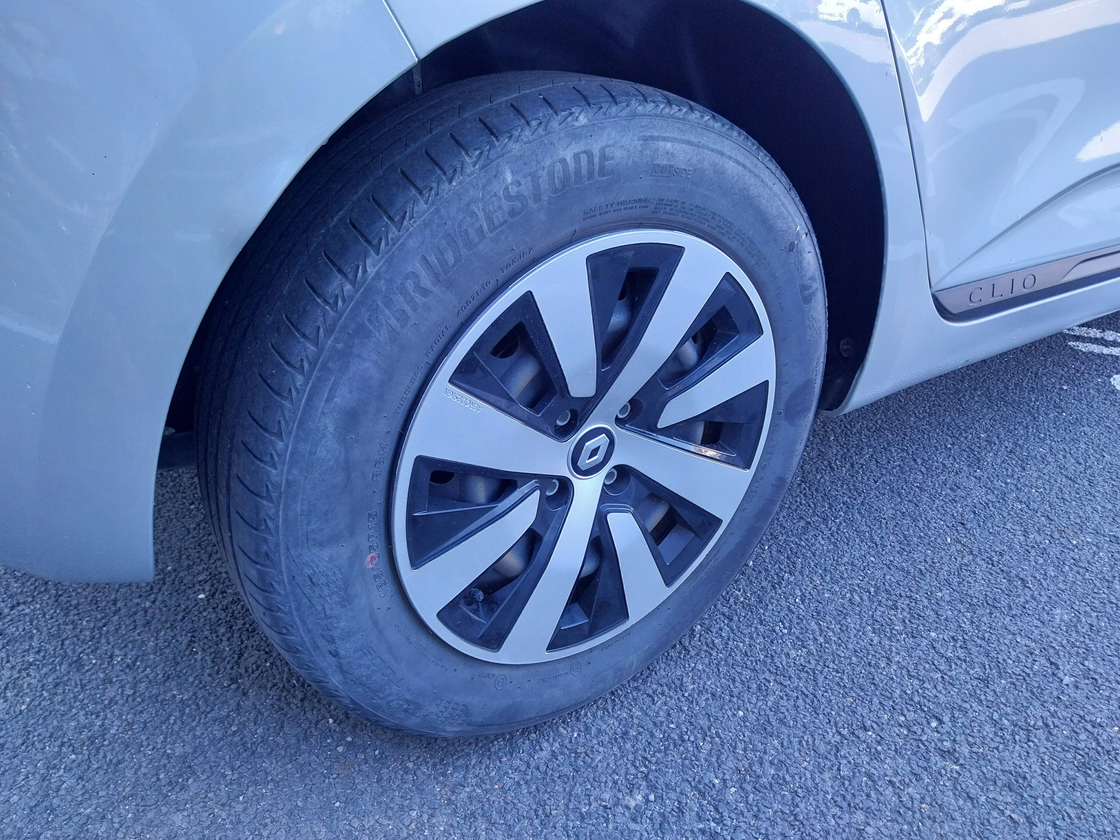 Vente en ligne Renault Clio 5 Clio TCe 90 au prix de 13 300 €