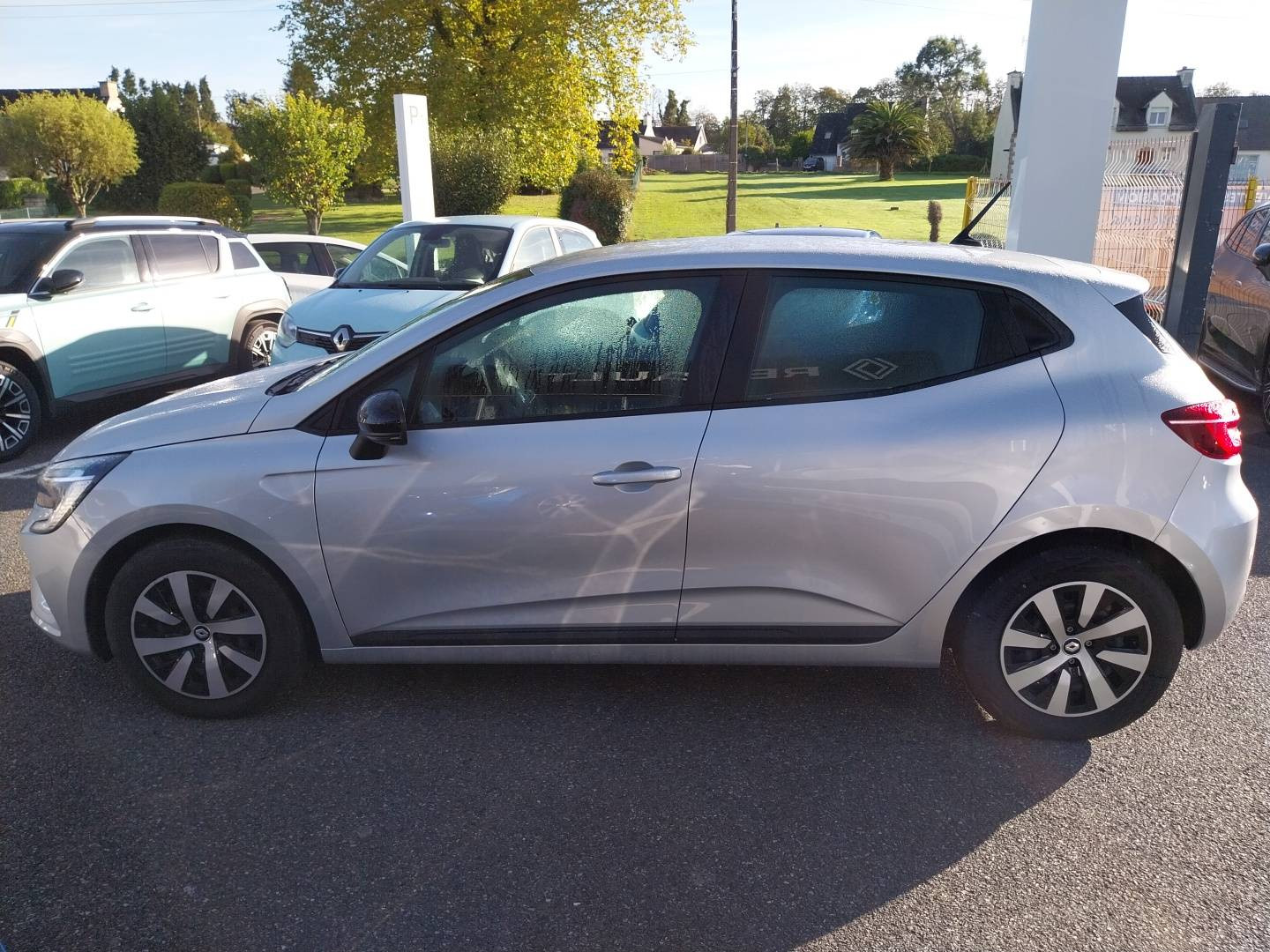 Vente en ligne Renault Clio 5 Clio TCe 90 au prix de 15 990 €