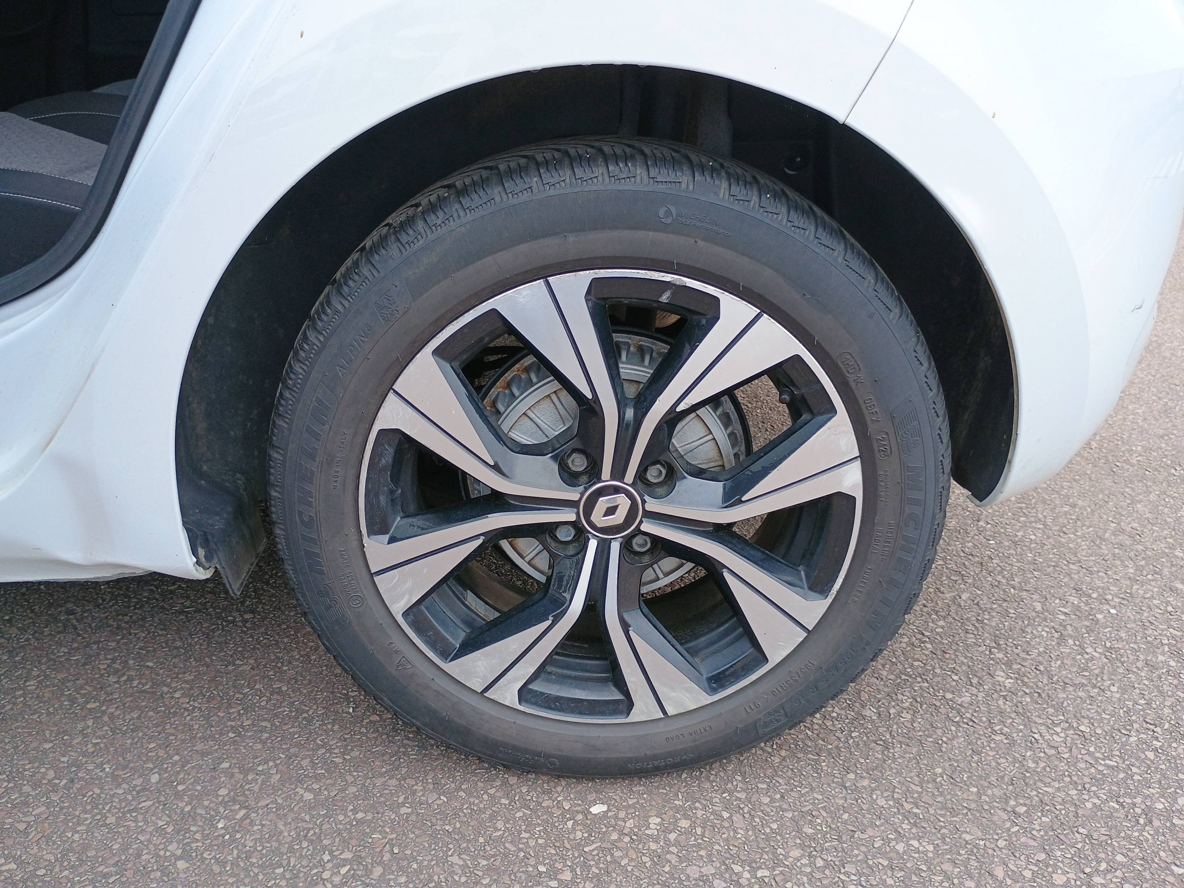 Vente en ligne Renault Clio 5 Clio Blue dCi 100 au prix de 13 991 €