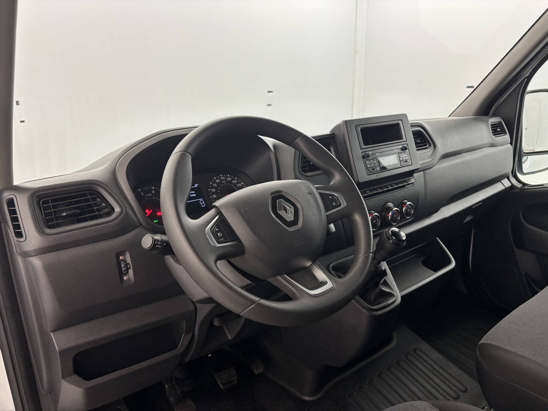 Vente en ligne Renault Master Fourgon MASTER FGN TRAC F3500 L2H2 BLUE DCI 135 au prix de 20 990 €
