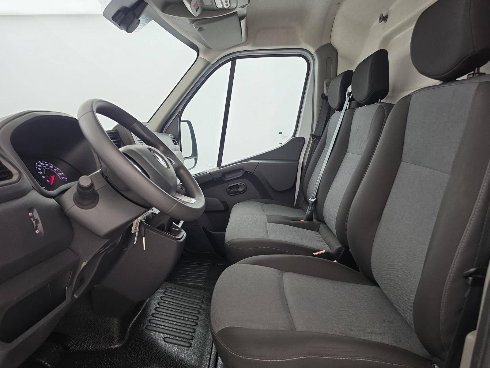Vente en ligne Renault Master Fourgon MASTER FGN TRAC F3500 L3H3 BLUE DCI 135 au prix de 26 990 €