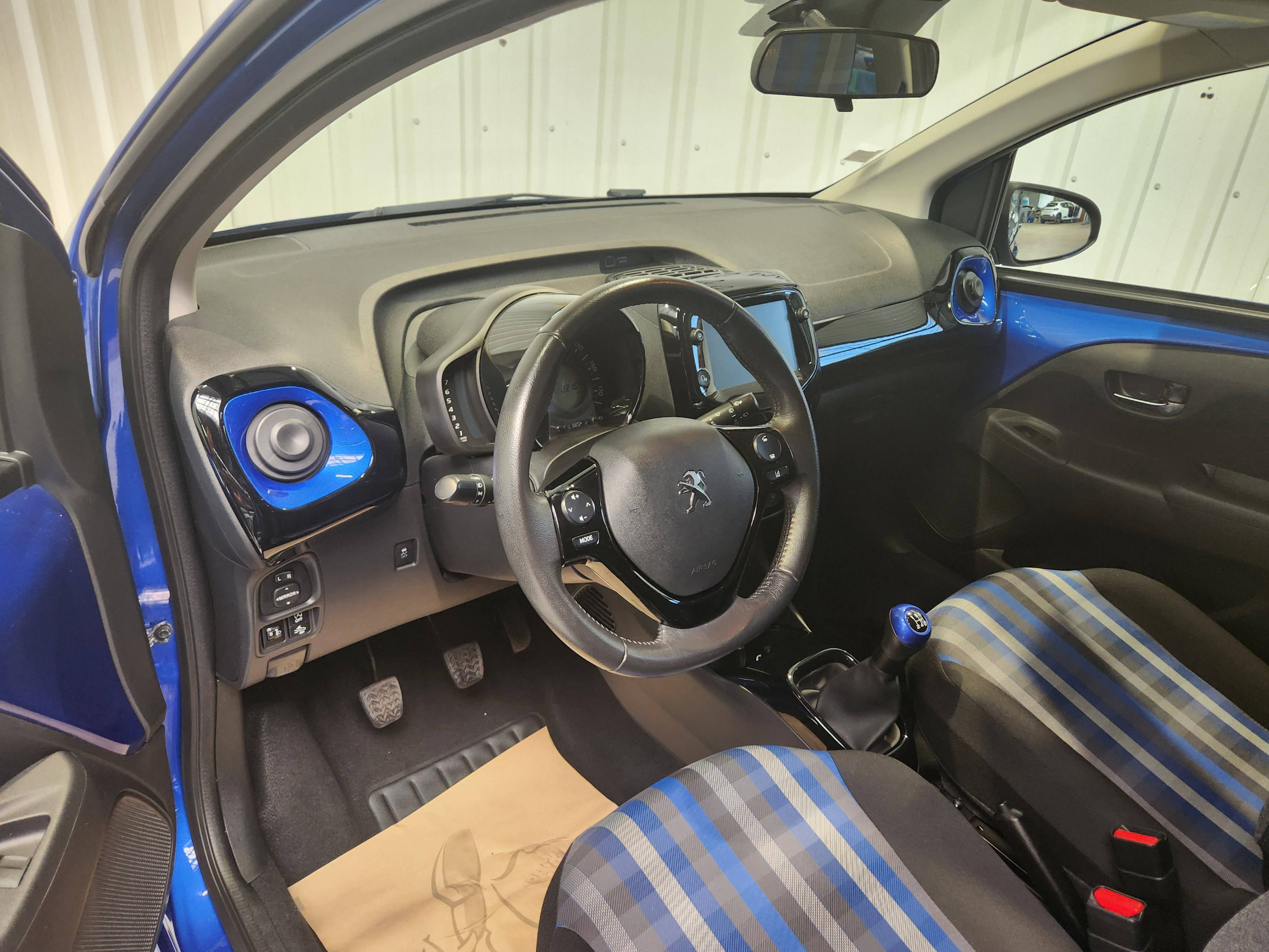 Vente en ligne Peugeot 108  VTi 72ch S&S BVM5 au prix de 11 890 €