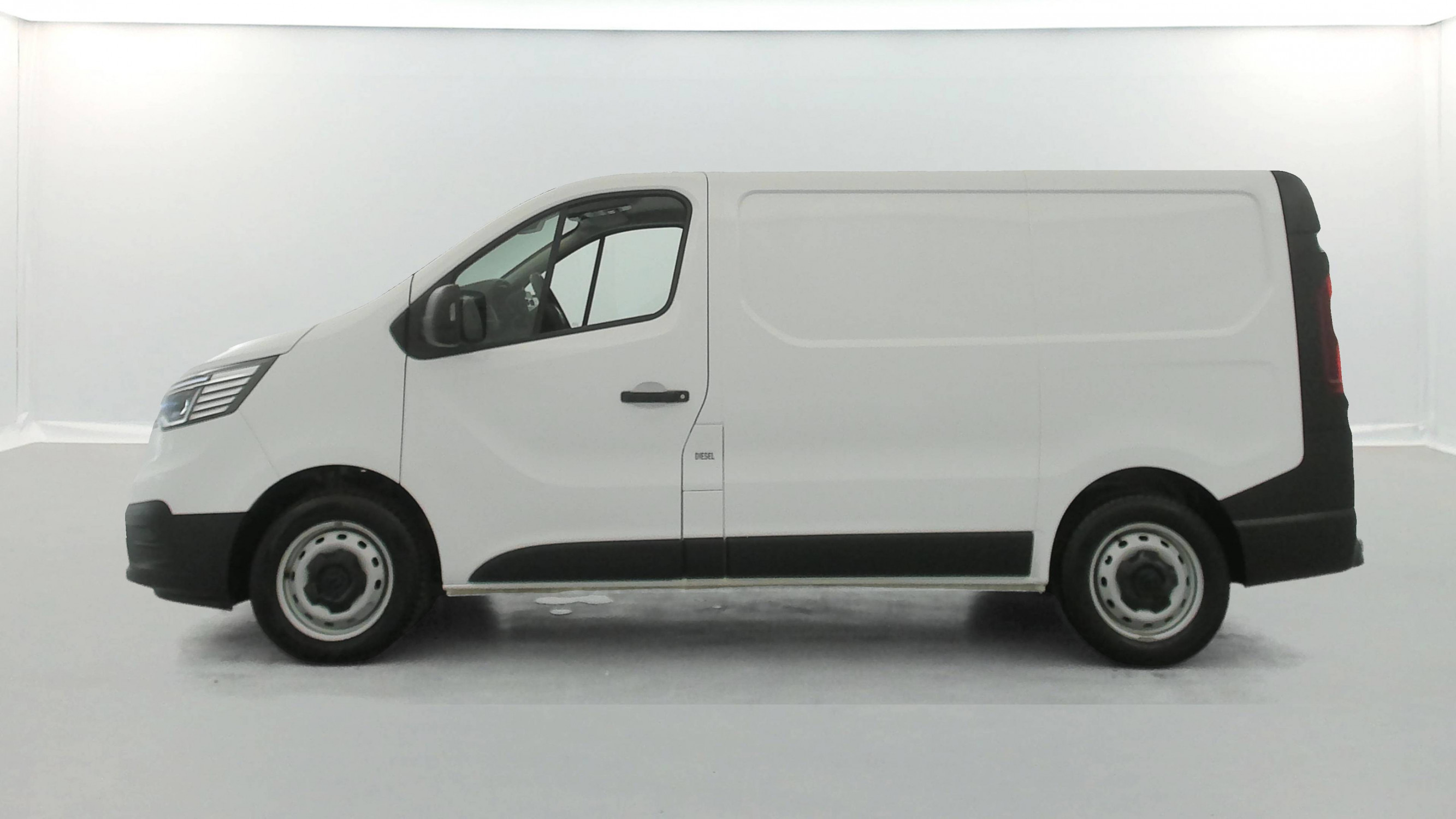 Vente en ligne Renault Trafic 3 Fourgon TRAFIC FG BLUE DCI 130 L1H1 3T GSR2 au prix de 22 900 €