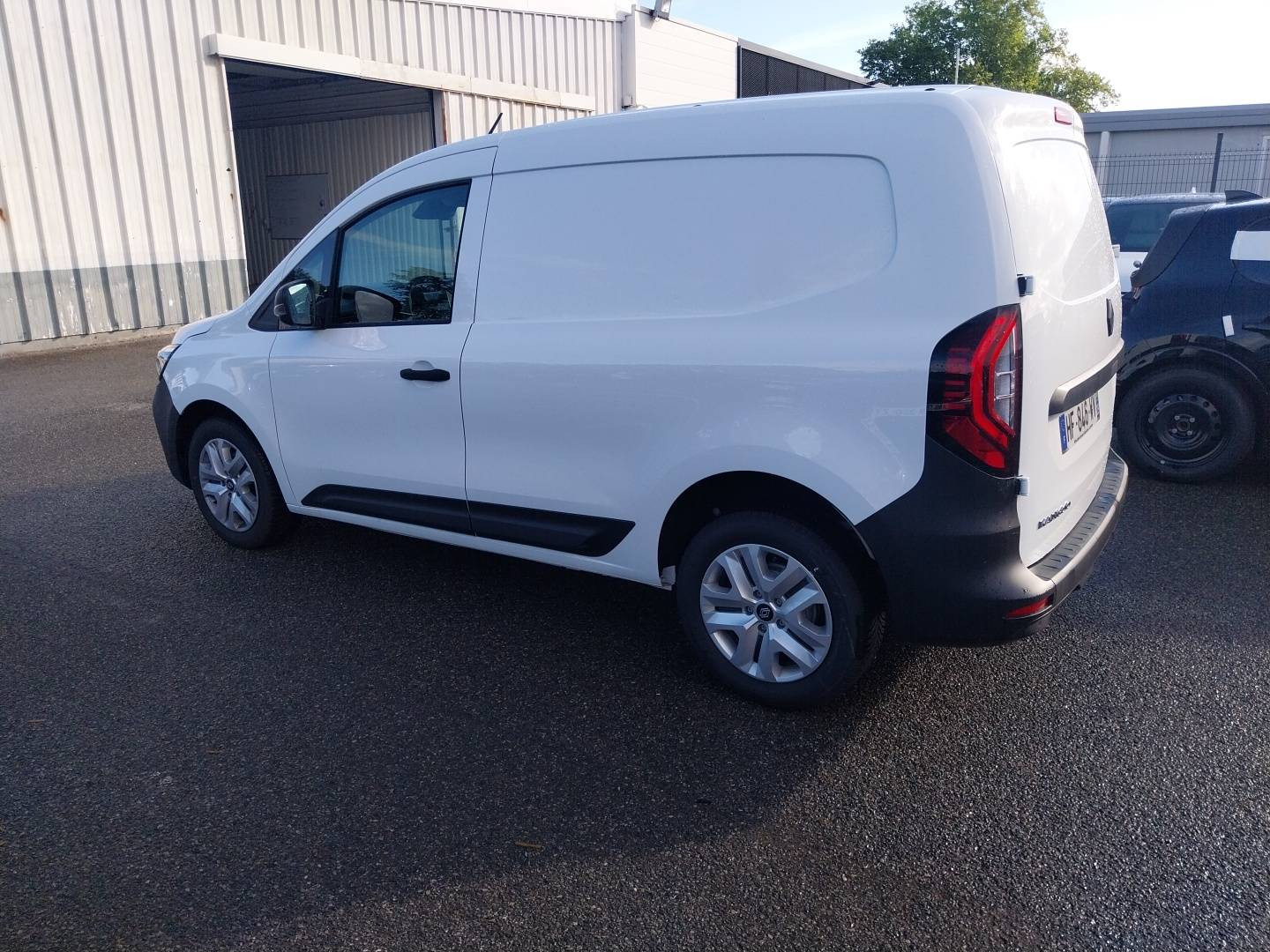 Vente en ligne Renault Kangoo Van  FG TOLE BLUE DCI 95 L1 GSR2 au prix de 32 160 €
