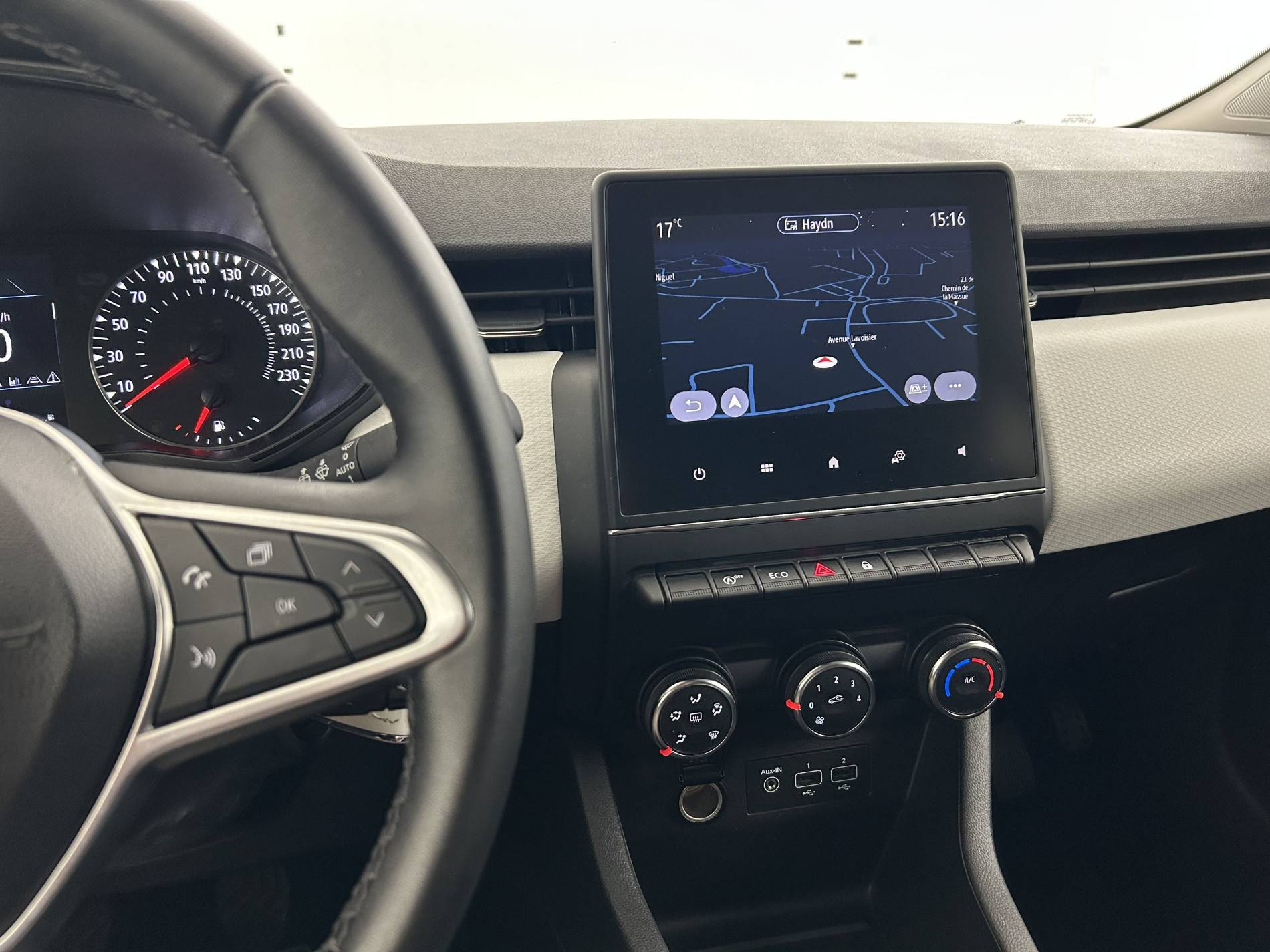 Vente en ligne Renault Clio 5 Clio TCe 90 au prix de 13 990 €