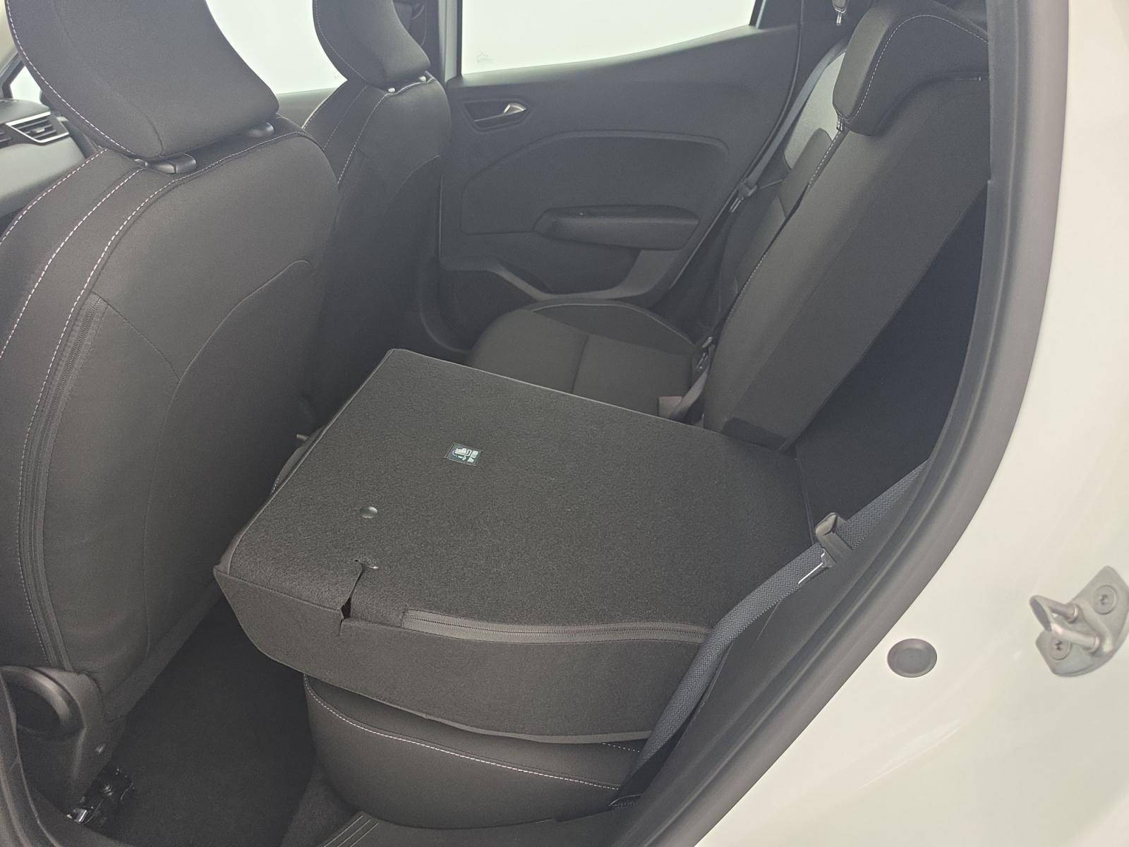 Vente en ligne Renault Clio 5 Clio E-Tech full hybrid 145 ch GSR2 au prix de 19 590 €