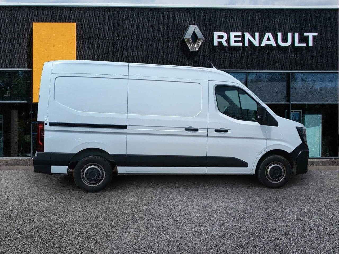 Vente en ligne Renault Master Fourgon MASTER FG BLUE DCI 130 L2H2 3T5 TR au prix de 31 990 €