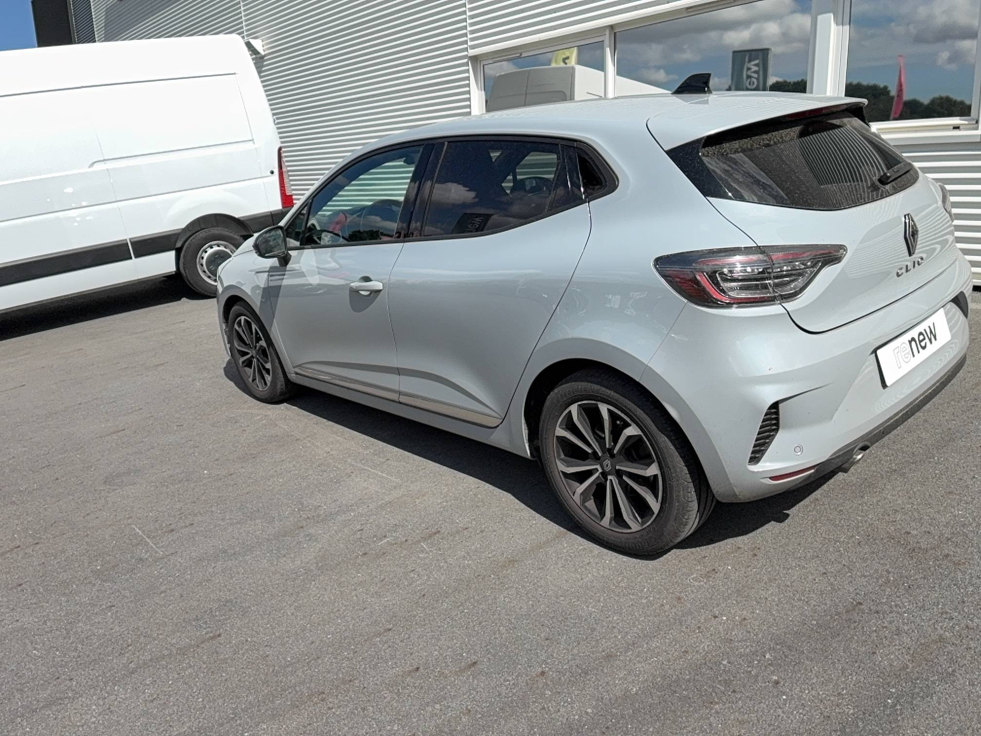 Vente en ligne Renault Clio 5 Clio TCe 90 au prix de 16 390 €