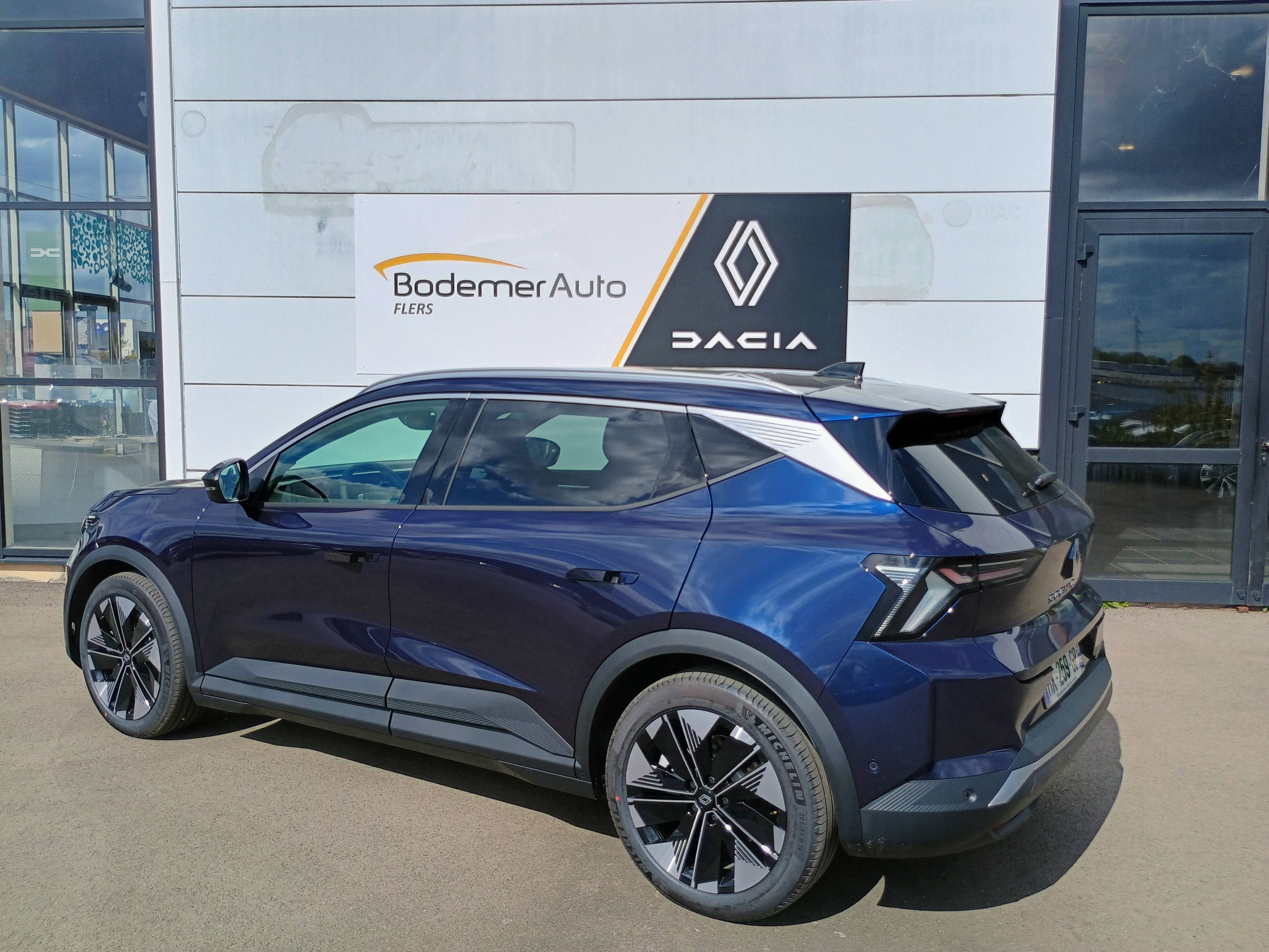 Vente en ligne Renault Scenic E-Tech Scenic E-Tech électrique 220 ch grande autonomie au prix de 46 980 €