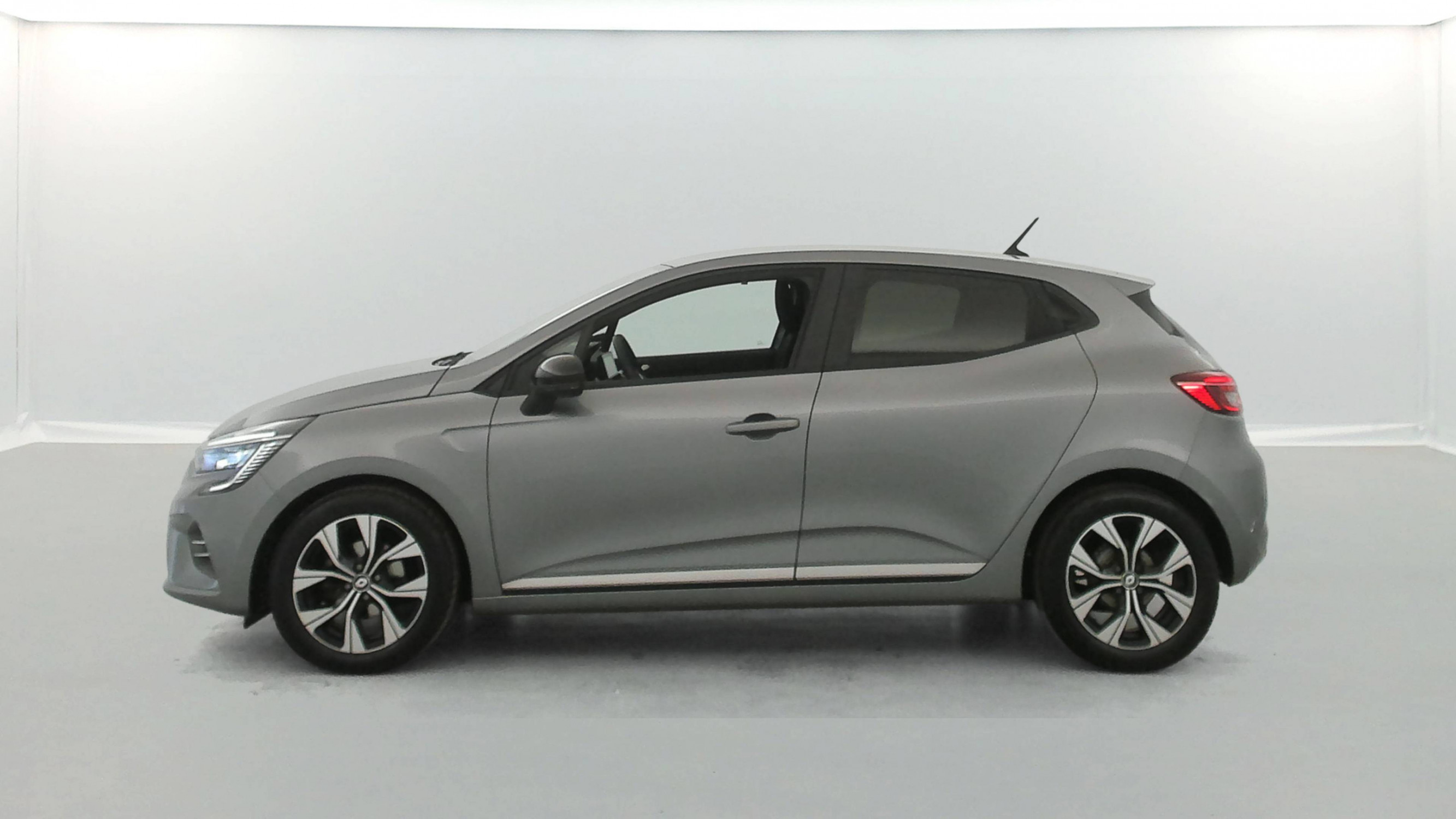 Vente en ligne Renault Clio 5 Clio TCe 90 au prix de 14 490 €