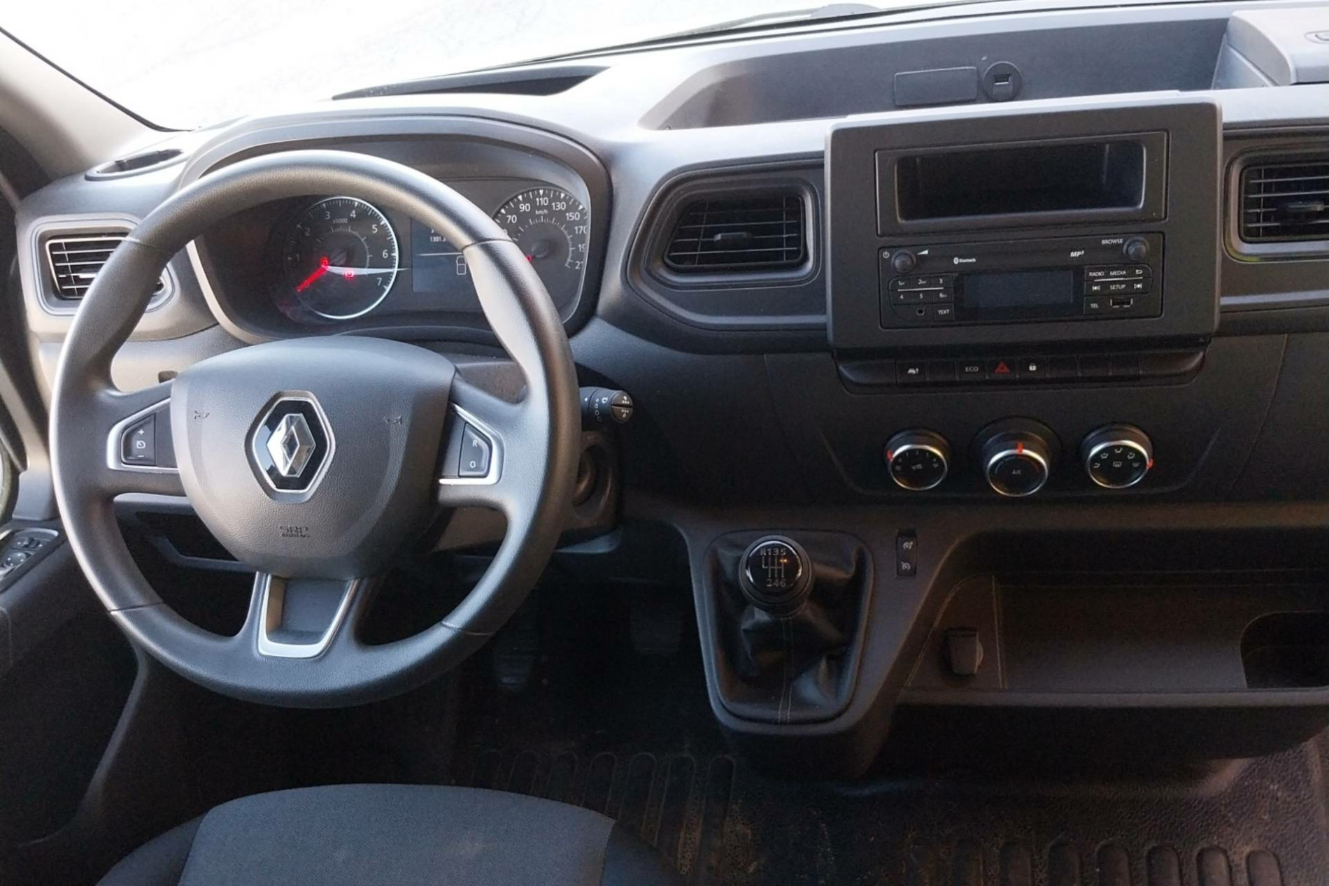 Vente en ligne Renault Master Fourgon MASTER FGN TRAC F3500 L2H2 BLUE DCI 135 au prix de 23 990 €