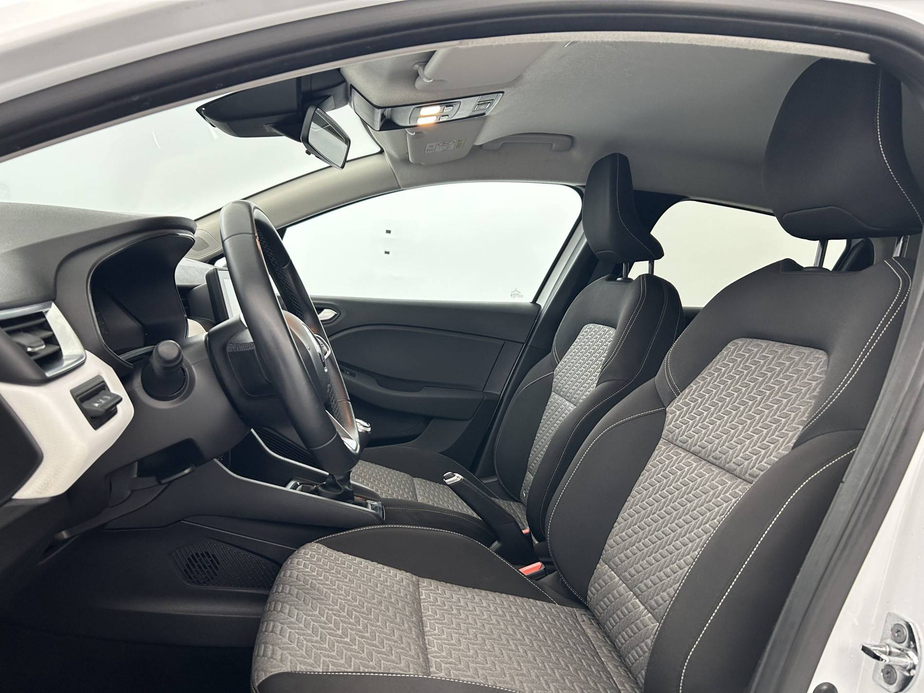 Vente en ligne Renault Clio 5 CLIO SOCIETE BLUE DCI 100 au prix de 14 990 €