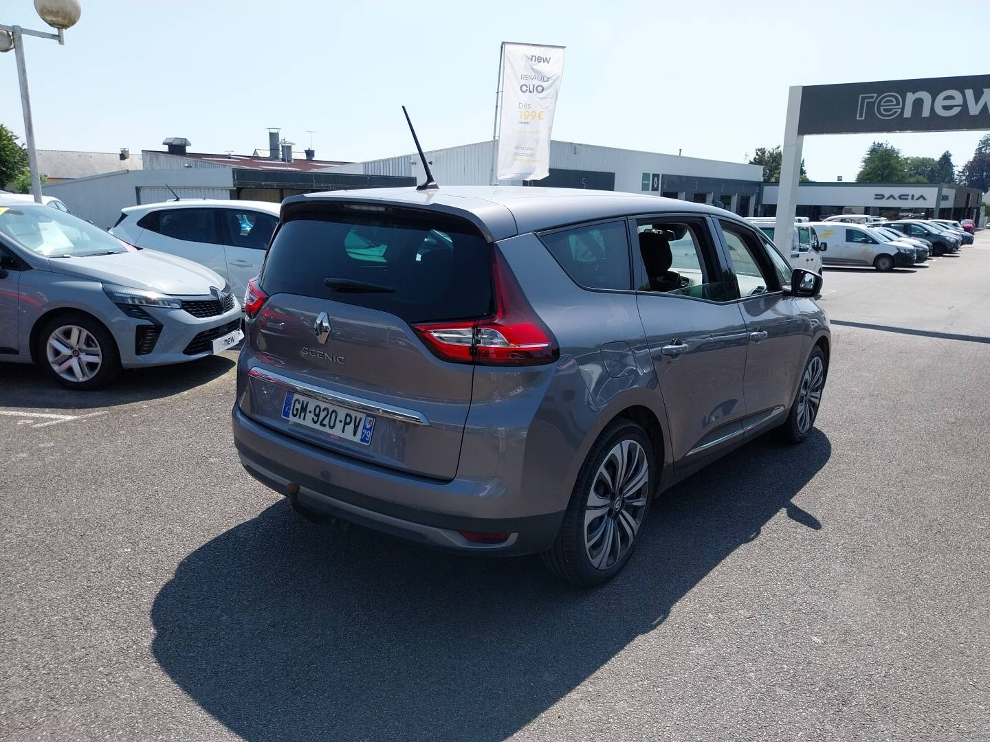 Vente en ligne Renault Grand Scenic 4 Grand Scenic TCe 140 au prix de 19 590 €