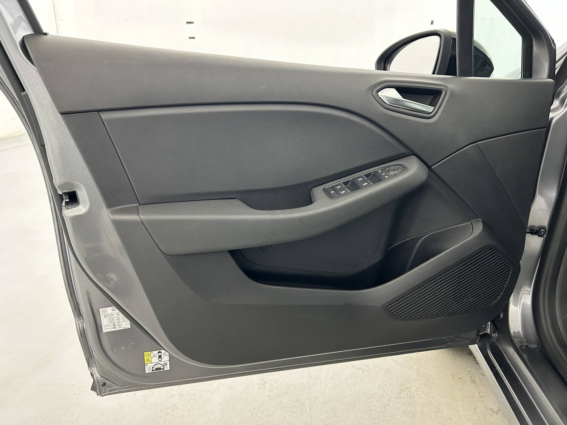 Vente en ligne Renault Clio 5 Clio TCe 90 au prix de 14 975 €