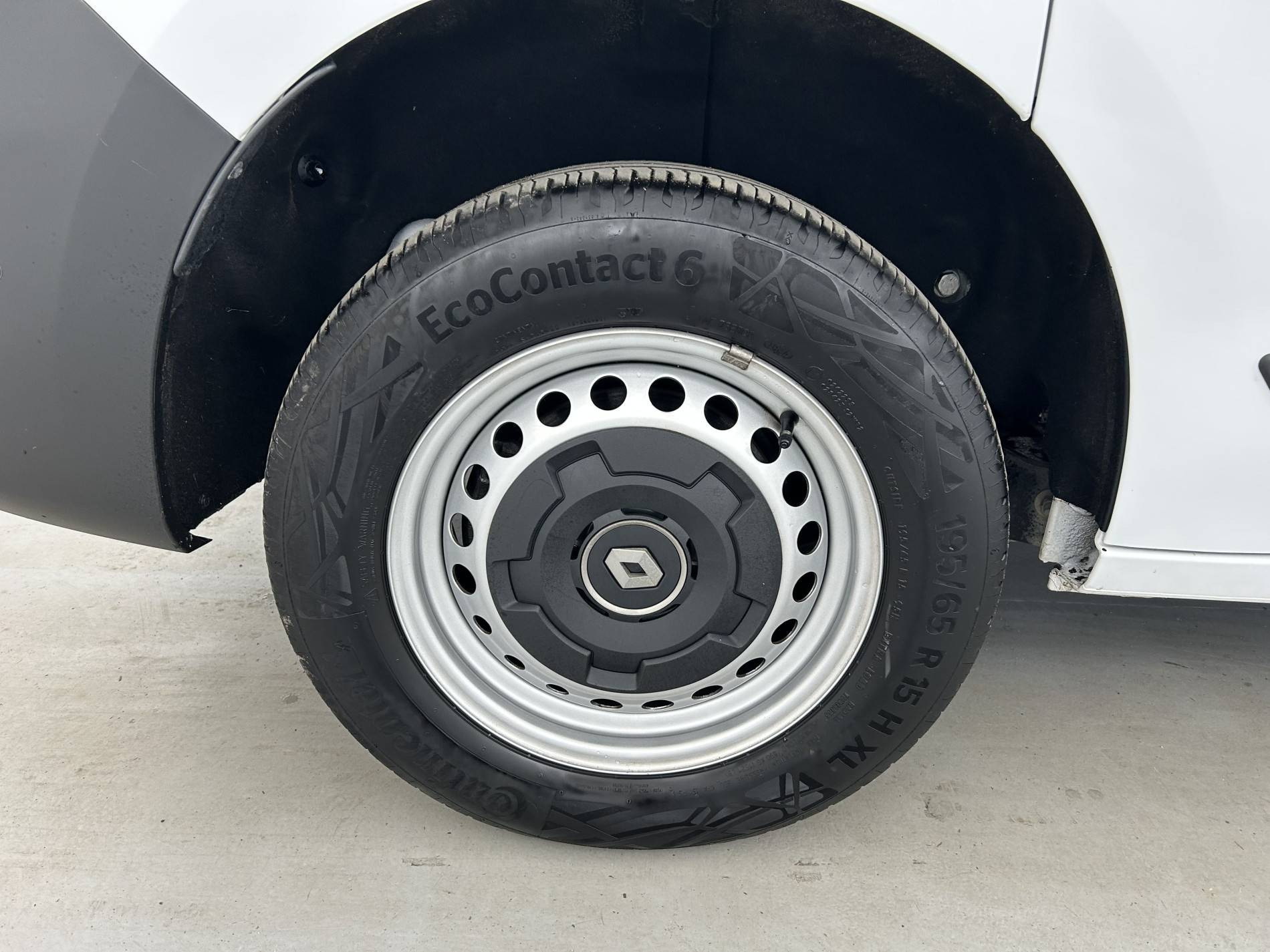 Vente en ligne Renault Kangoo Van  BLUE DCI 95 au prix de 19 890 €