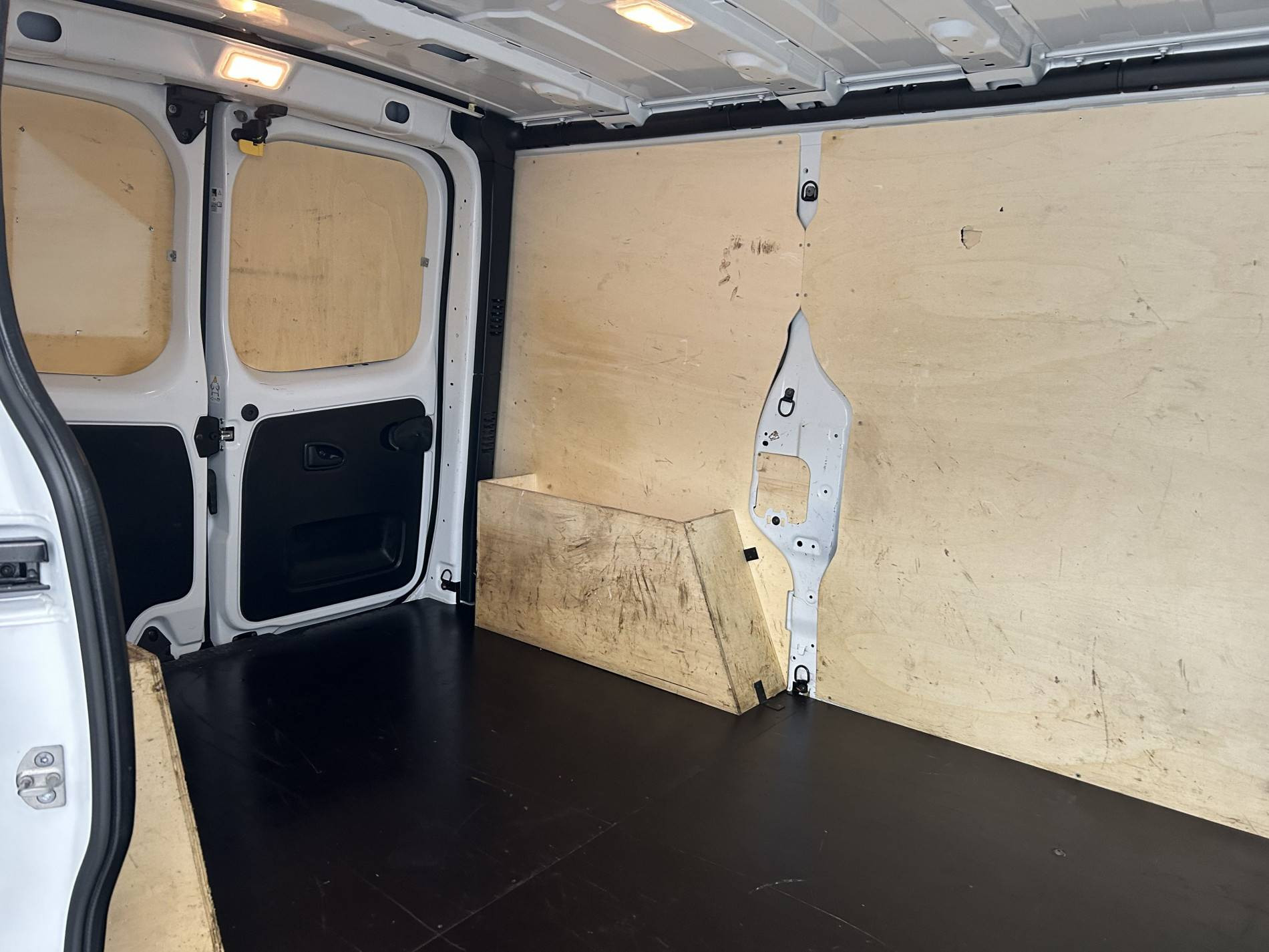Vente en ligne Renault Trafic 3 Fourgon TRAFIC FG BLUE DCI 130 L1H1 3T GSR2 au prix de 23 690 €
