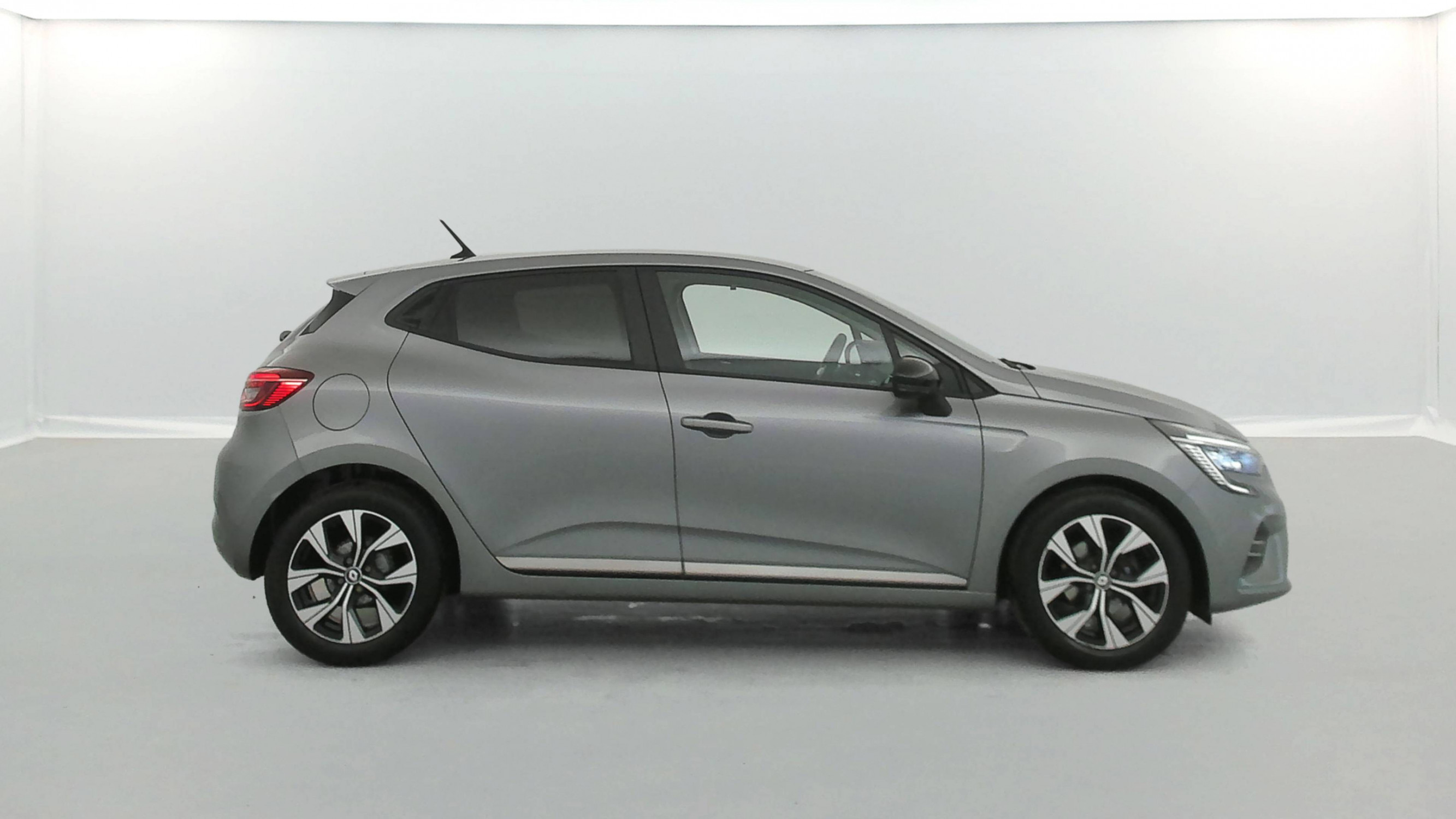 Vente en ligne Renault Clio 5 Clio SCe 65 au prix de 13 300 €