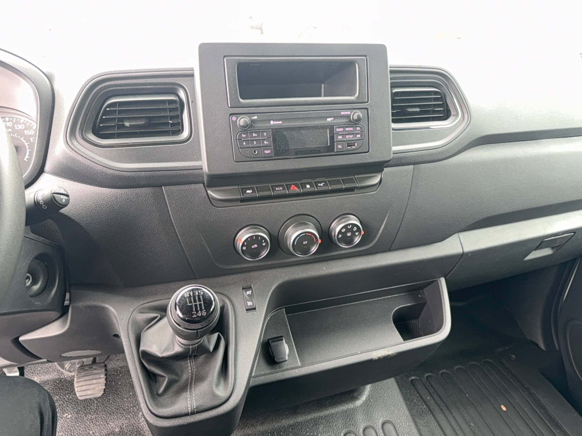 Vente en ligne Renault Master Fourgon MASTER FGN TRAC F3500 L2H2 BLUE DCI 135 au prix de 25 490 €