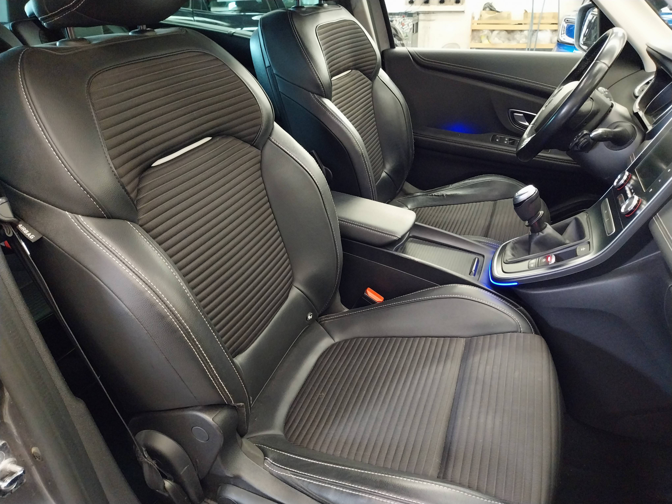 Vente en ligne Renault Scenic 4 Scenic Blue dCi 150 au prix de 14 990 €