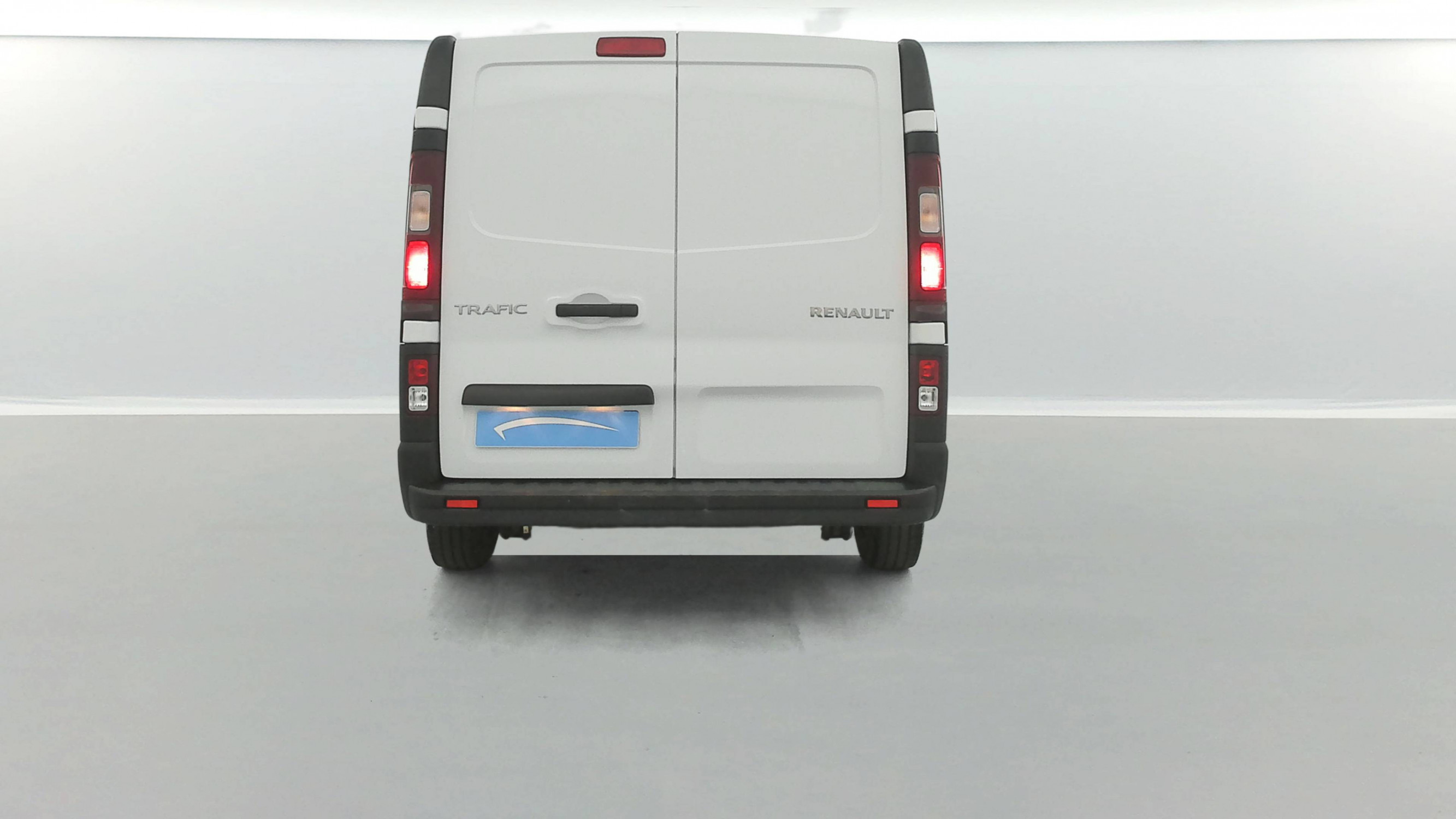 Vente en ligne Renault Trafic 3 Fourgon TRAFIC FG BLUE DCI 130 L1H1 3T GSR2 au prix de 23 999 €