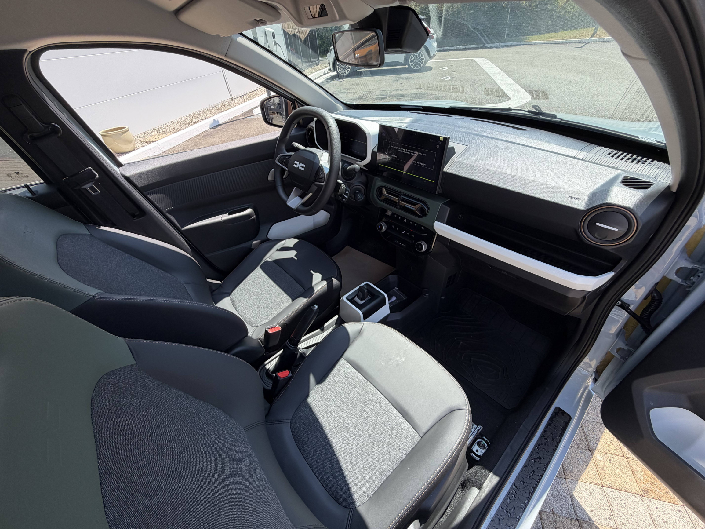 Vente en ligne Dacia Spring  electric 100 au prix de 16 690 €