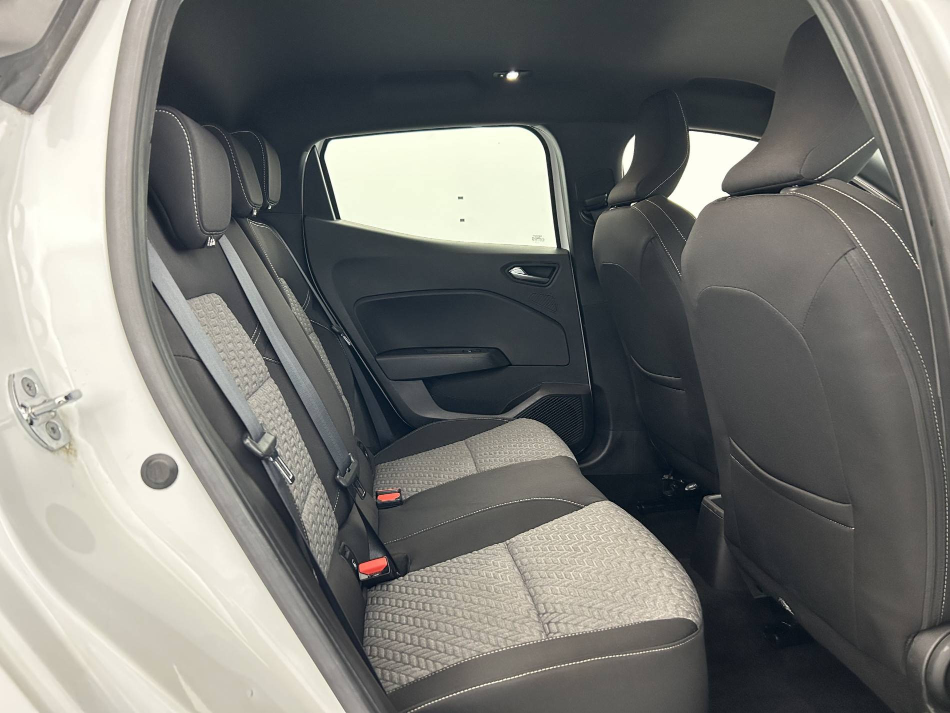 Vente en ligne Renault Clio 5 Clio TCe 90 - 21N au prix de 13 790 €