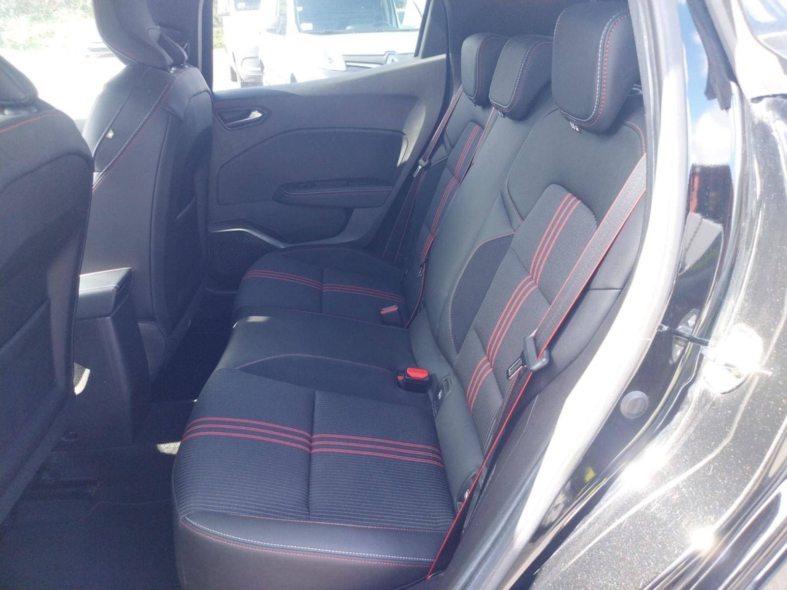 Vente en ligne Renault Clio 5 Clio E-Tech 140 - 21N au prix de 18 990 €