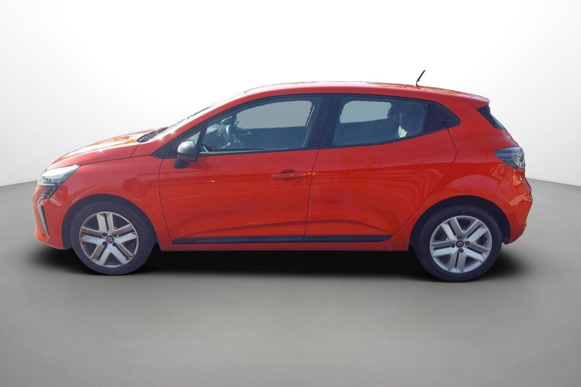 Vente en ligne Renault Clio 5 Clio TCe 90 au prix de 15 490 €