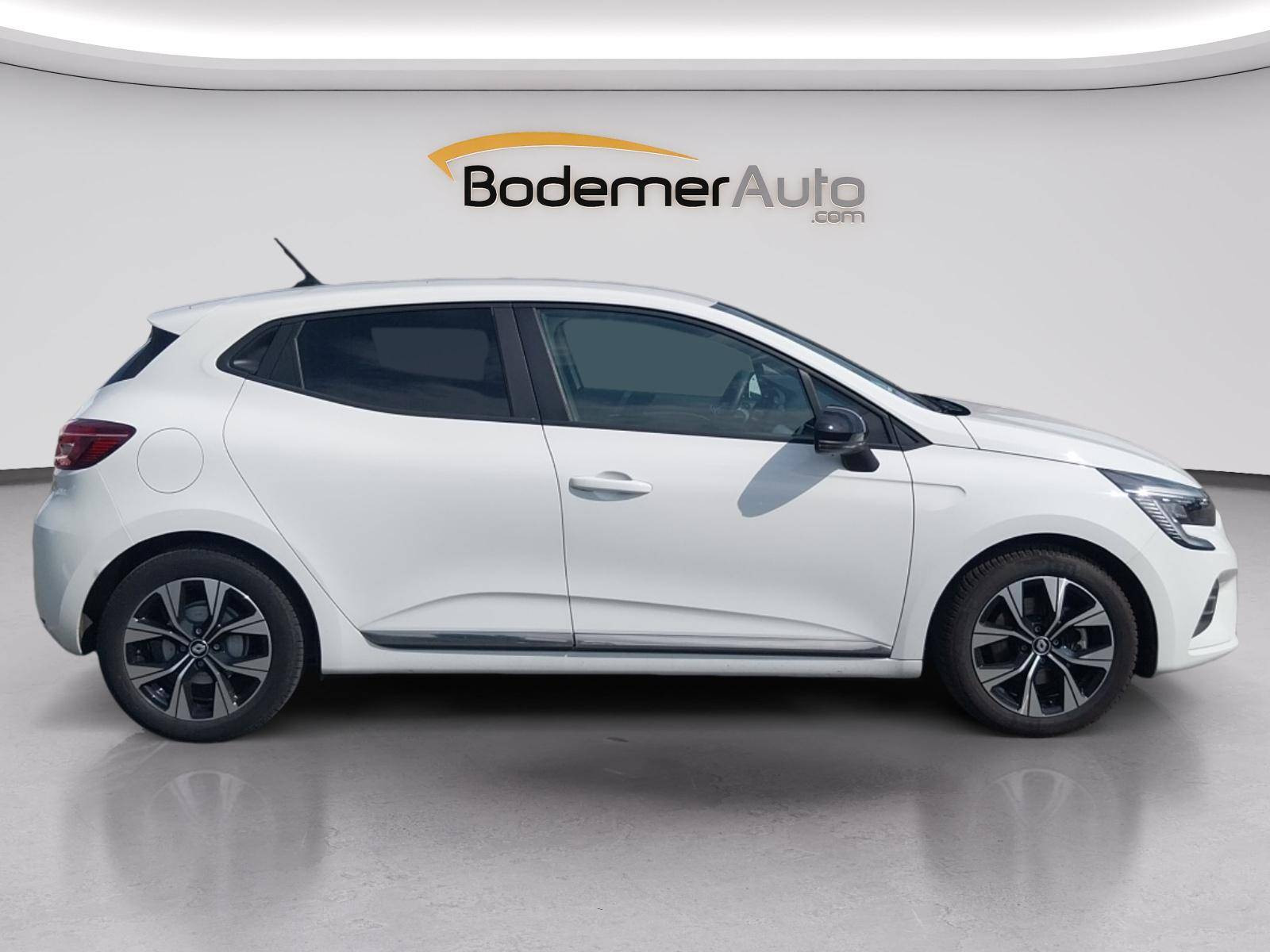 Vente en ligne Renault Clio 5 Clio E-Tech full hybrid 145 au prix de 15 990 €