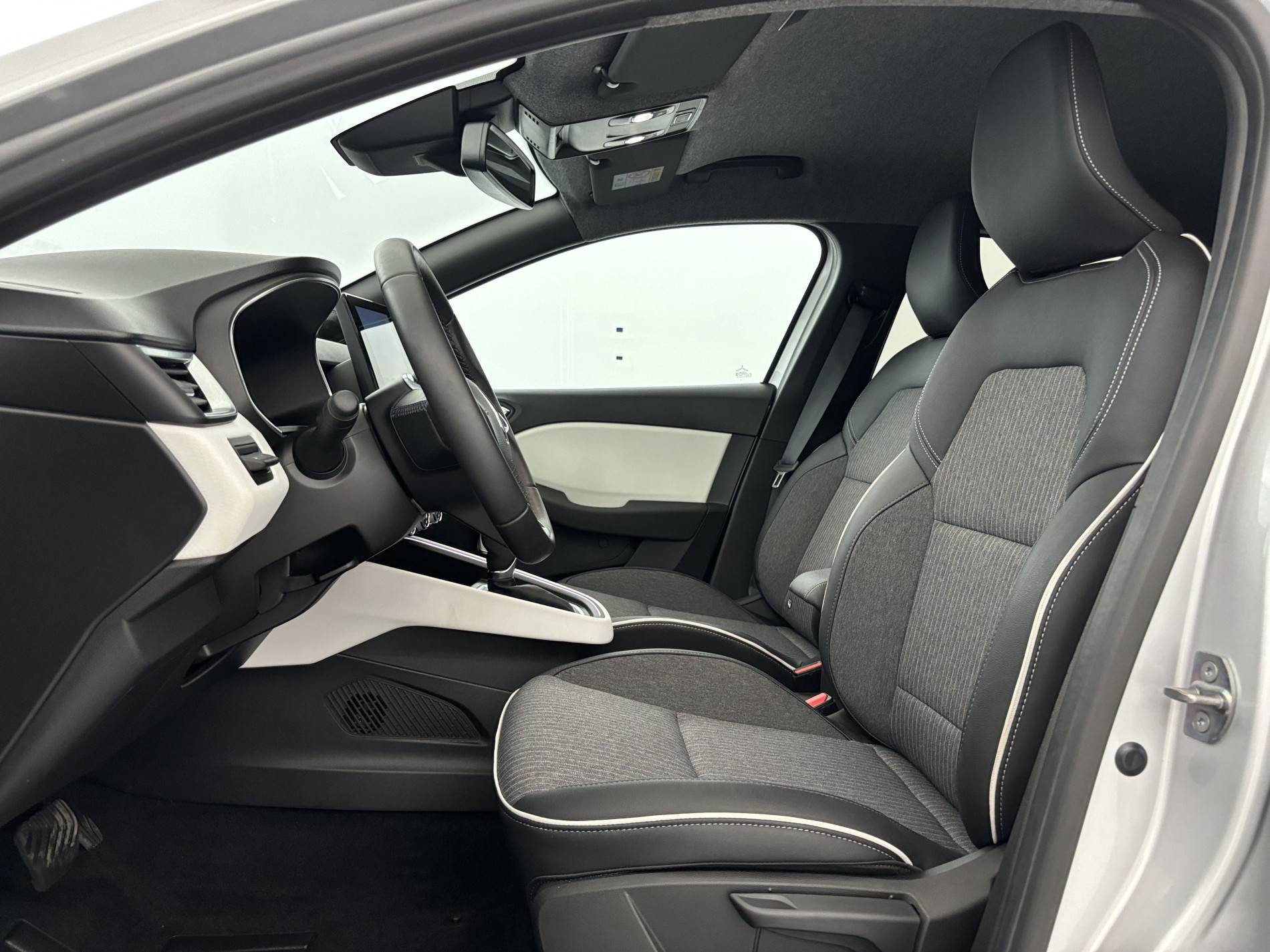 Vente en ligne Renault Clio 5 Clio E-Tech full hybrid 145 au prix de 18 890 €